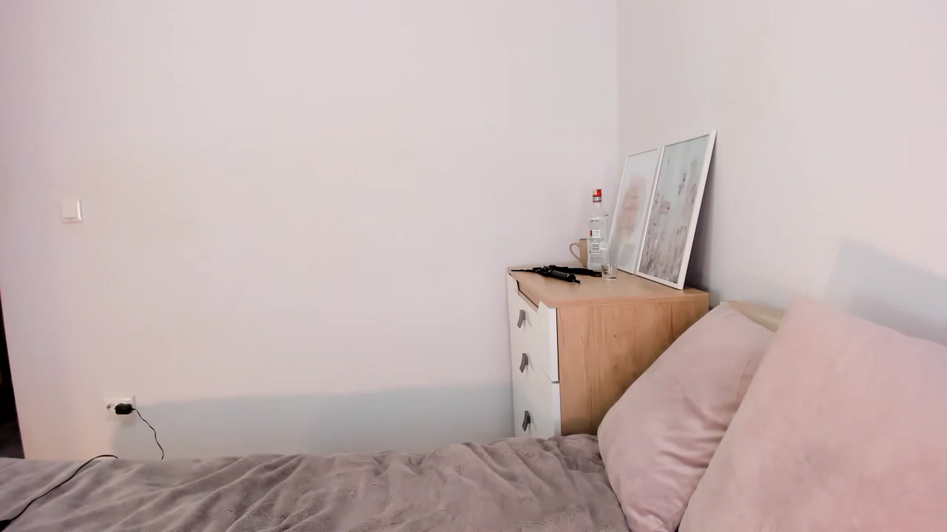 Gallery image thumbnail from HelloAna's myfreecams stream on, 02/04/2024, 19:00 image 20 of 20