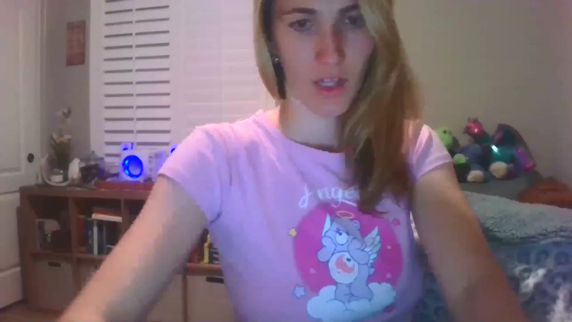 Gallery image thumbnail from HelloVenus1's myfreecams stream on, 06/04/2023, 10:25 image 12 of 20