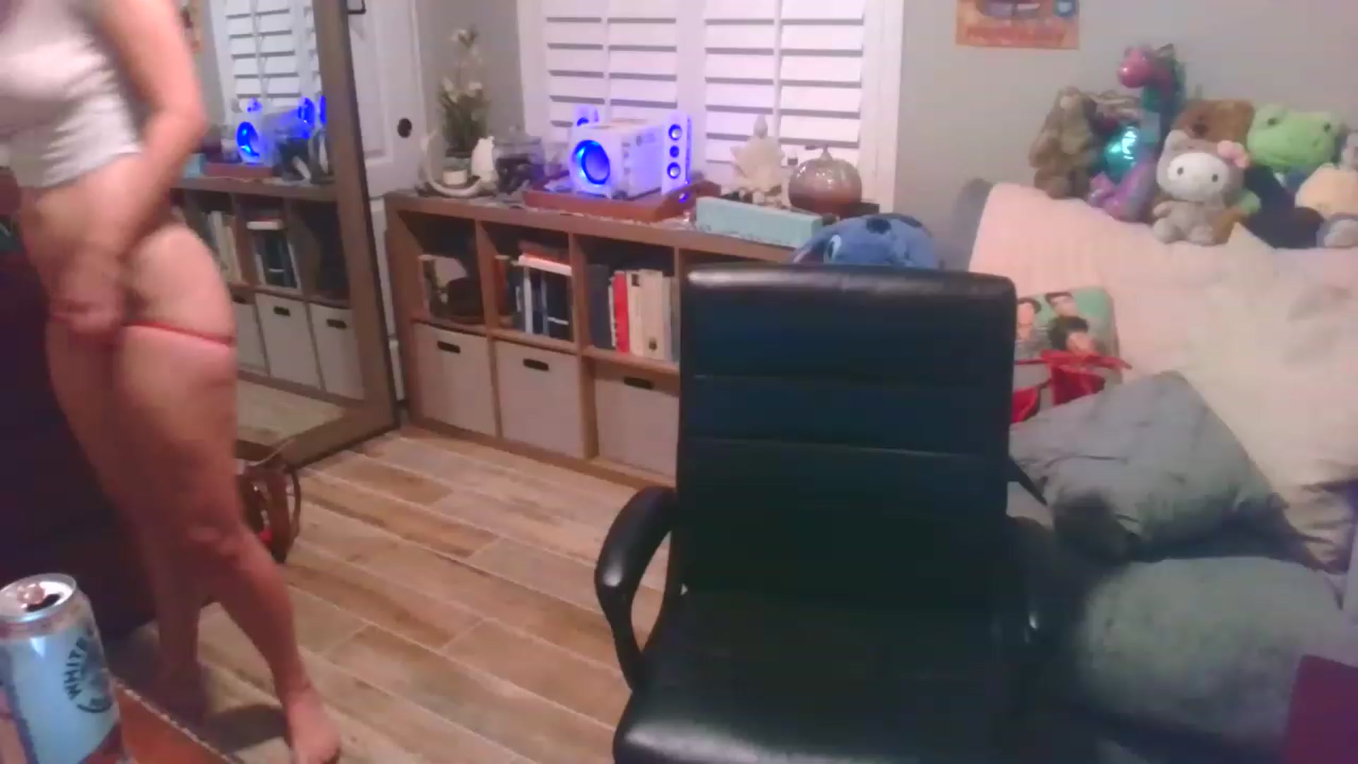 Gallery image thumbnail from HelloVenus1's myfreecams stream on, 06/18/2023, 09:47 image 5 of 20