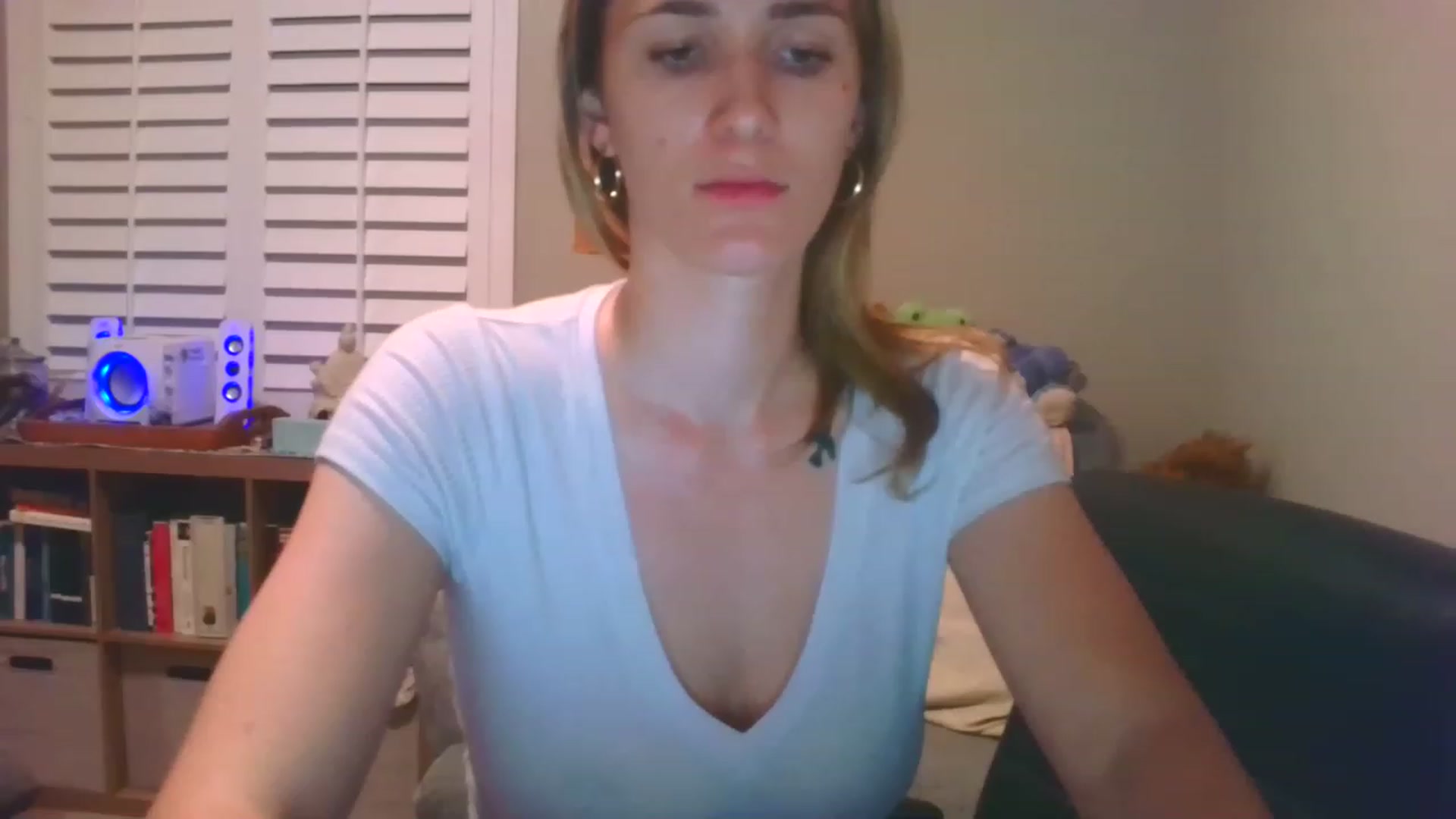 Gallery image thumbnail from HelloVenus1's myfreecams stream on, 06/18/2023, 11:35 image 18 of 20