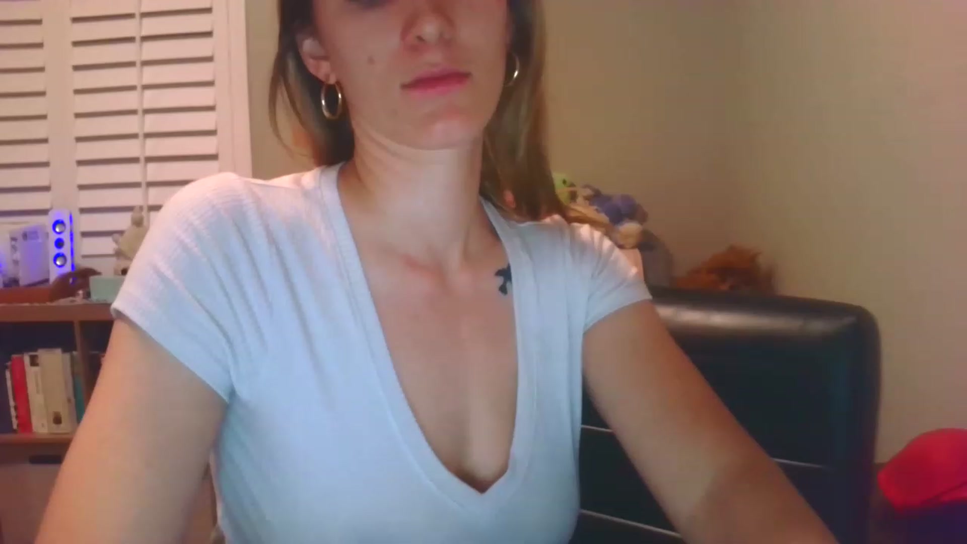 Gallery image thumbnail from HelloVenus1's myfreecams stream on, 06/18/2023, 11:35 image 6 of 20