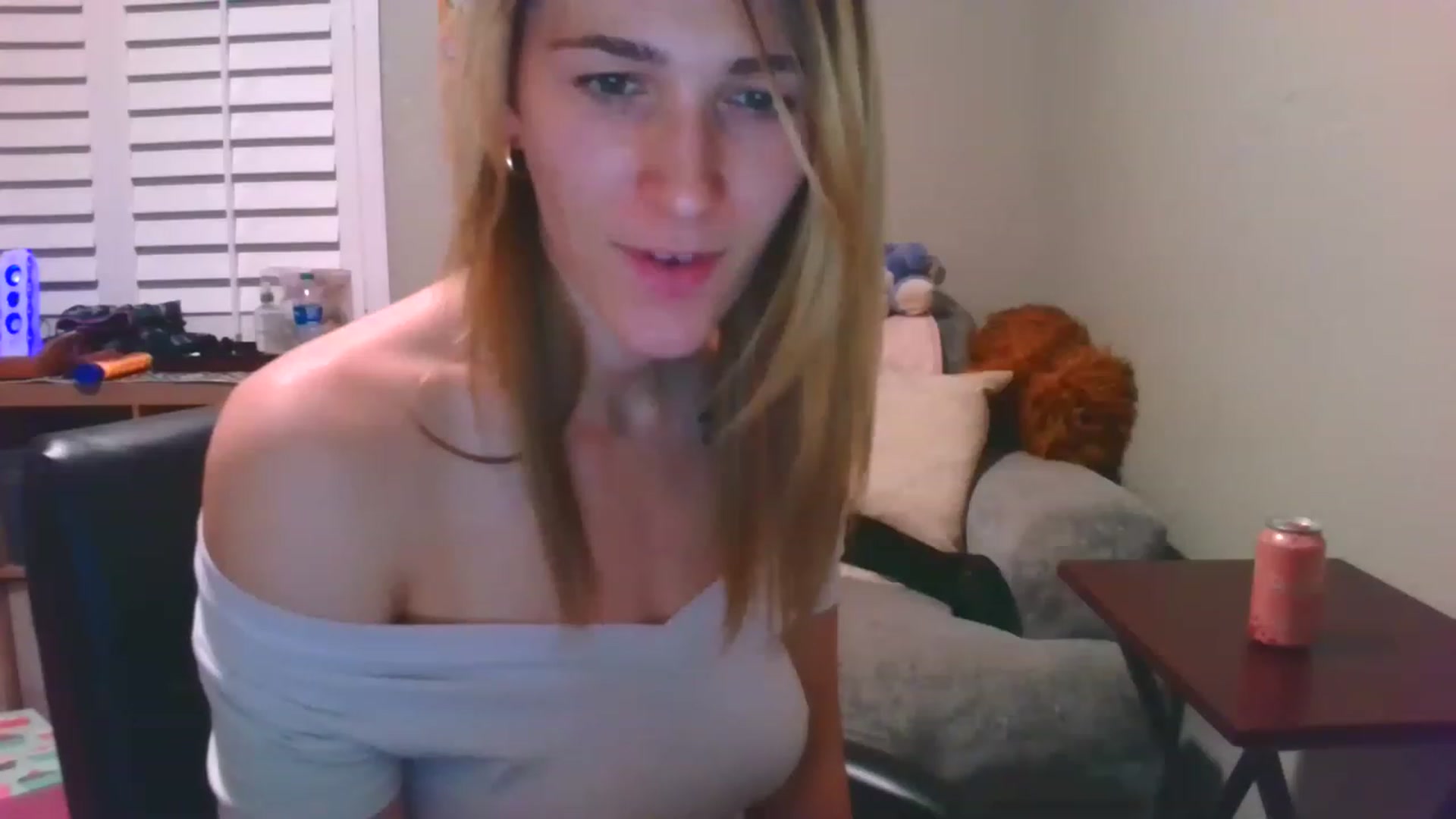 Gallery image thumbnail from HelloVenus1's myfreecams stream on, 06/26/2023, 07:48 image 15 of 20