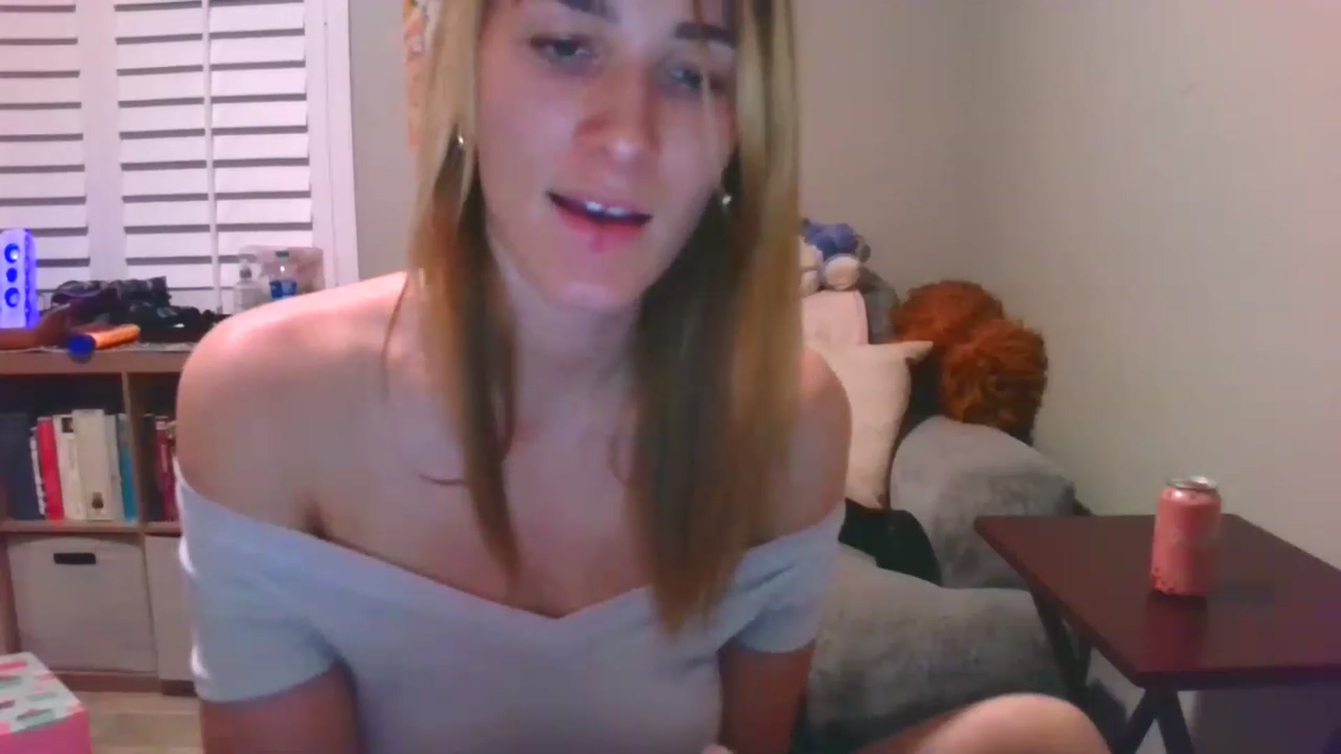 Gallery image thumbnail from HelloVenus1's myfreecams stream on, 06/26/2023, 07:48 image 16 of 20