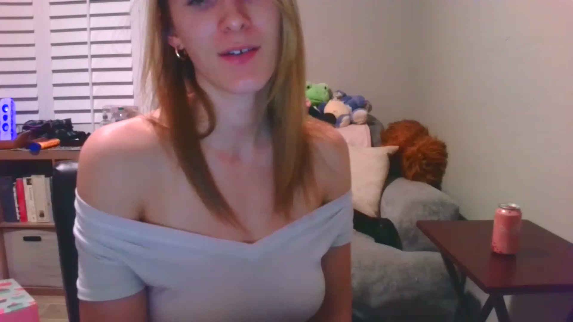 Gallery image thumbnail from HelloVenus1's myfreecams stream on, 06/26/2023, 07:48 image 14 of 20