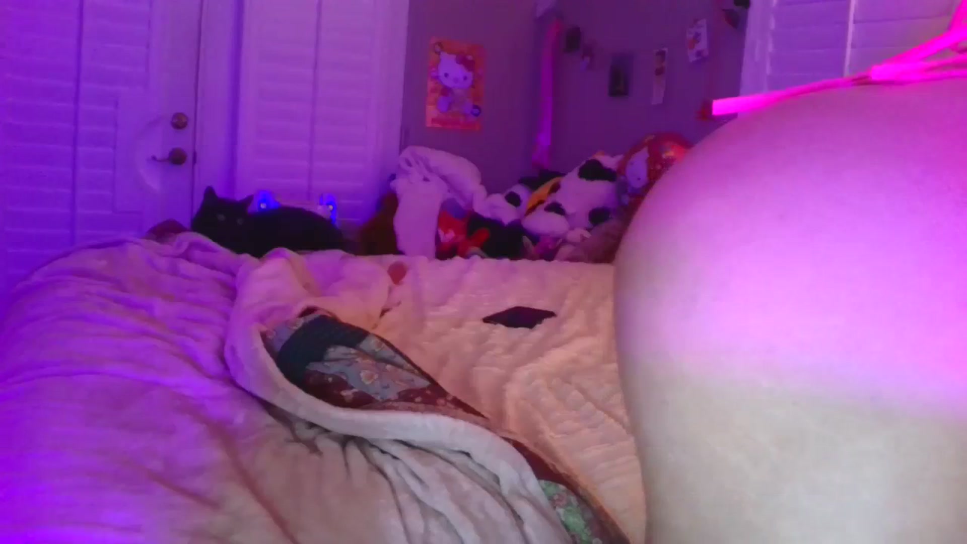Gallery image thumbnail from HelloVenus1's myfreecams stream on, 12/15/2023, 08:56 image 16 of 20