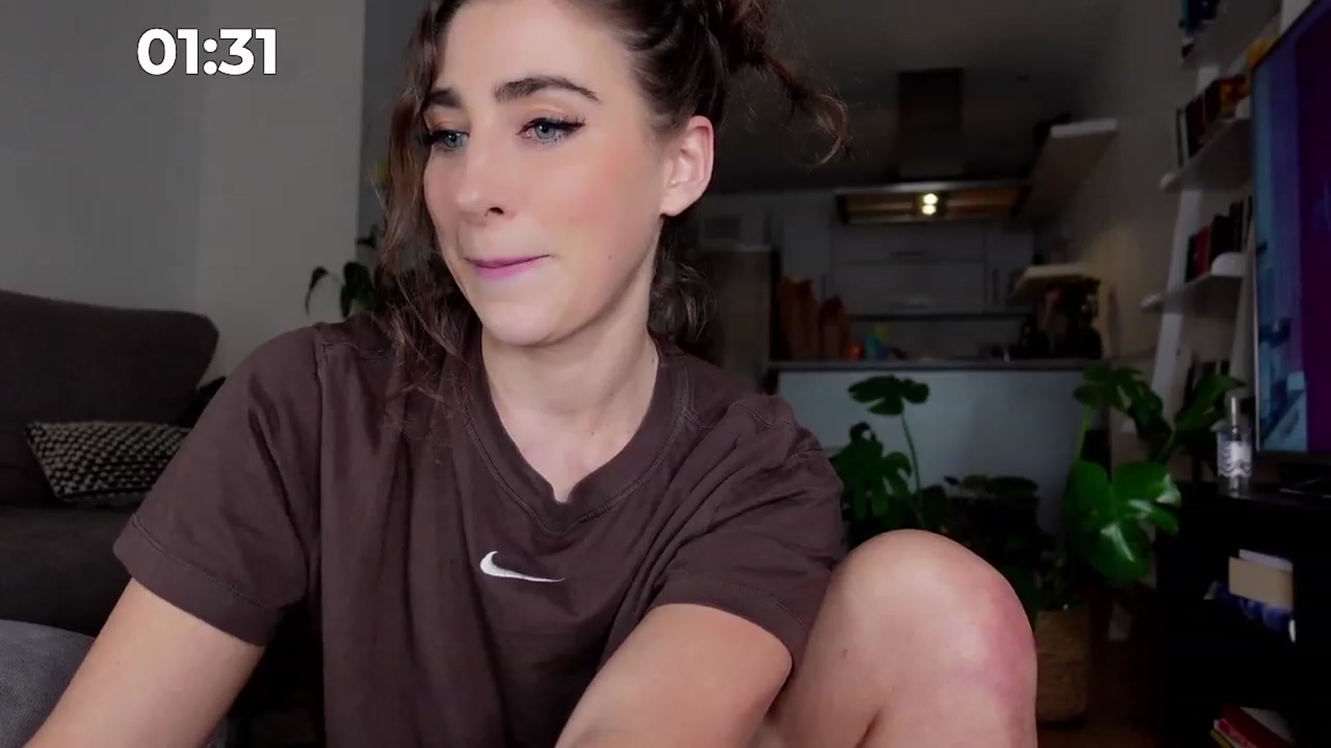 Gallery image thumbnail from HelloViv's myfreecams stream on, 02/14/2023, 22:44 image 11 of 20