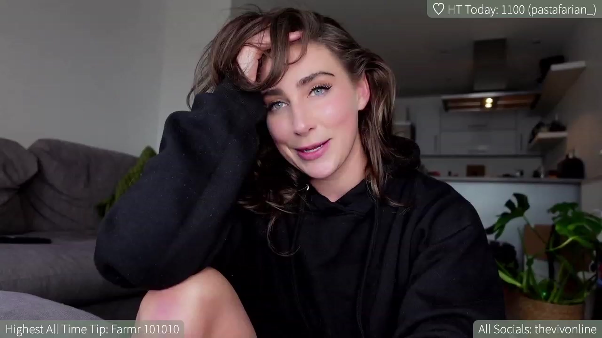 Gallery image thumbnail from HelloViv's myfreecams stream on, 04/14/2023, 18:58 image 1 of 20
