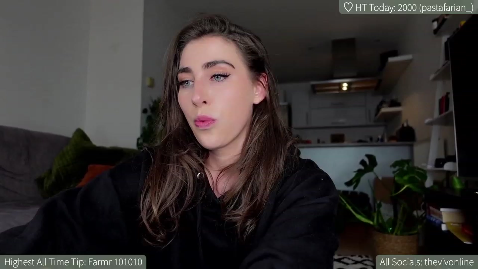 Gallery image thumbnail from HelloViv's myfreecams stream on, 04/14/2023, 18:58 image 14 of 20