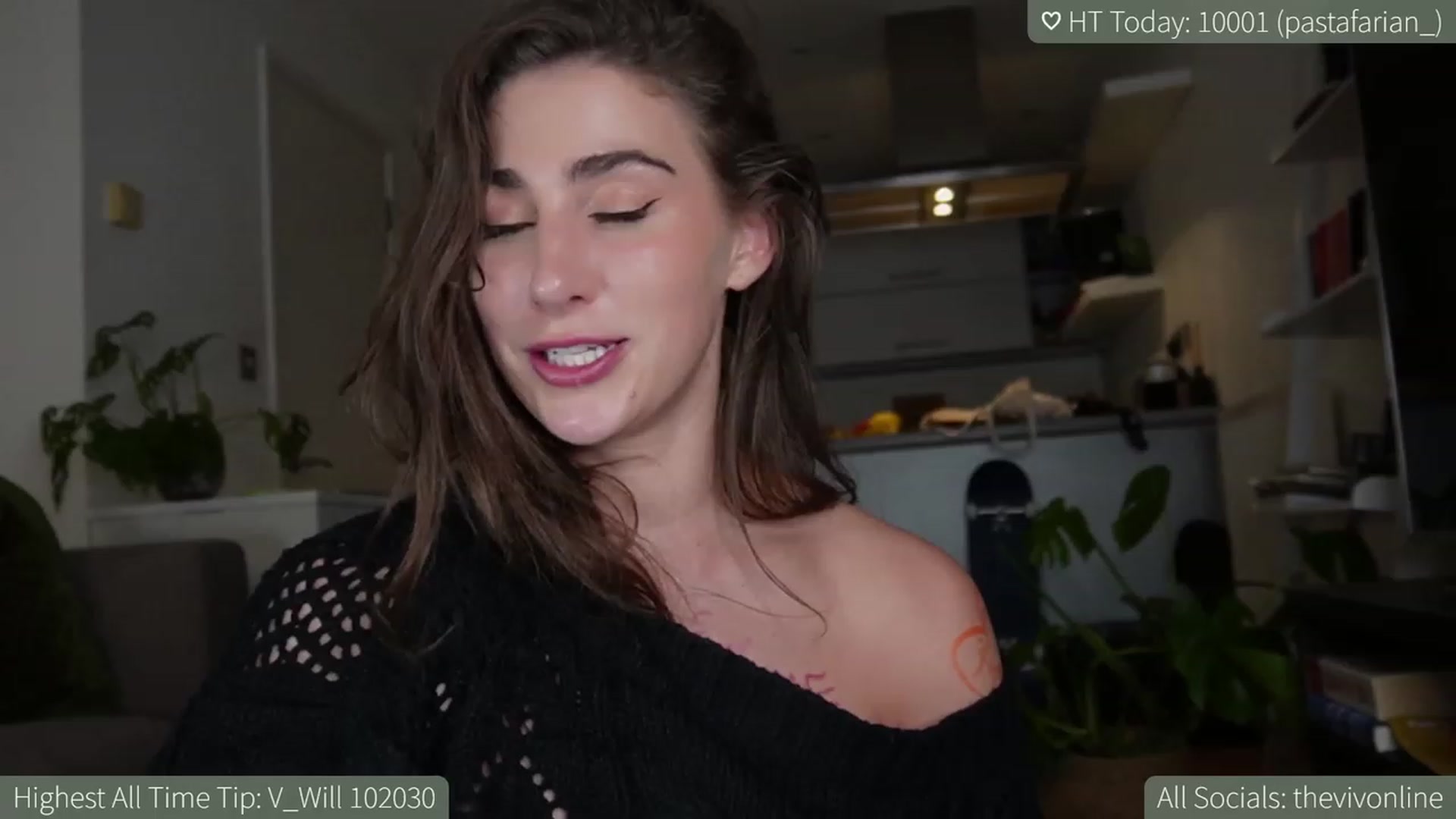 Gallery image thumbnail from HelloViv's myfreecams stream on, 05/09/2023, 22:47 image 17 of 20