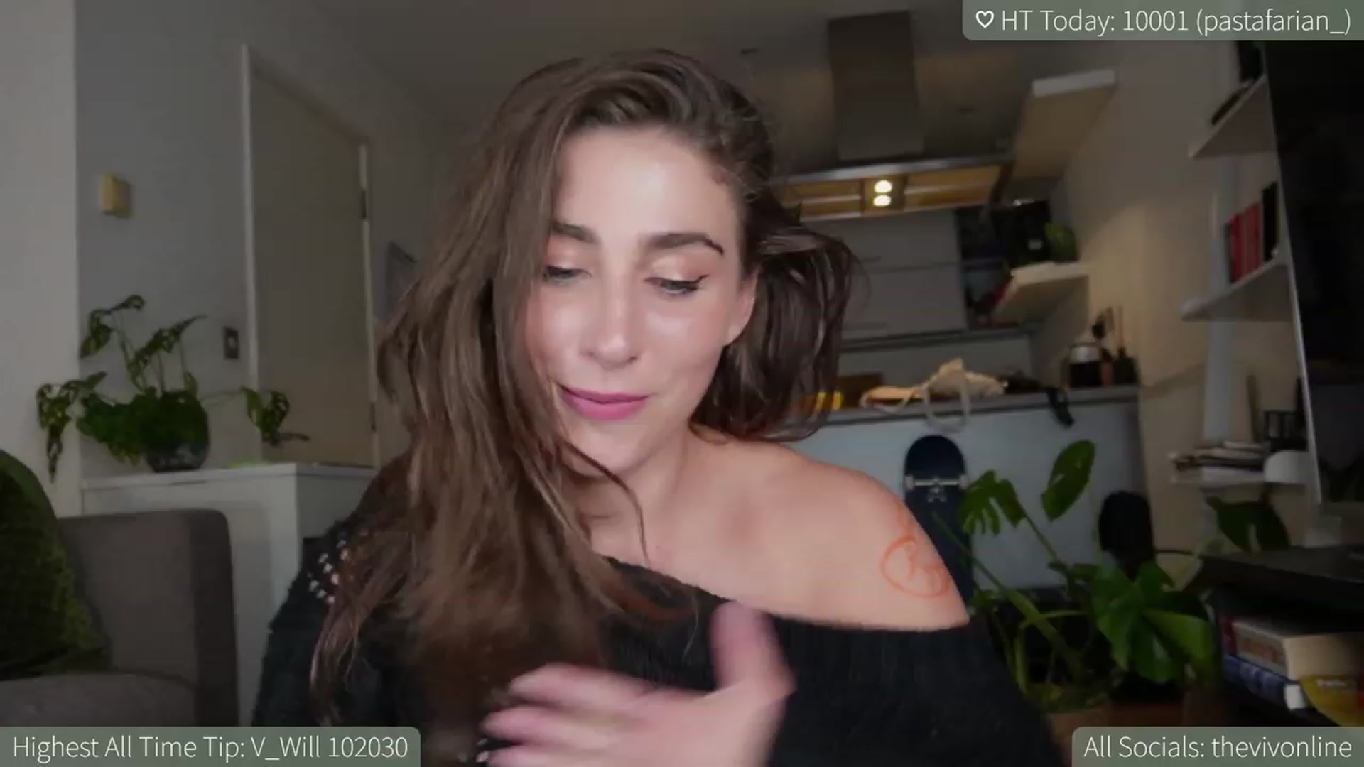 Gallery image thumbnail from HelloViv's myfreecams stream on, 05/09/2023, 22:47 image 18 of 20