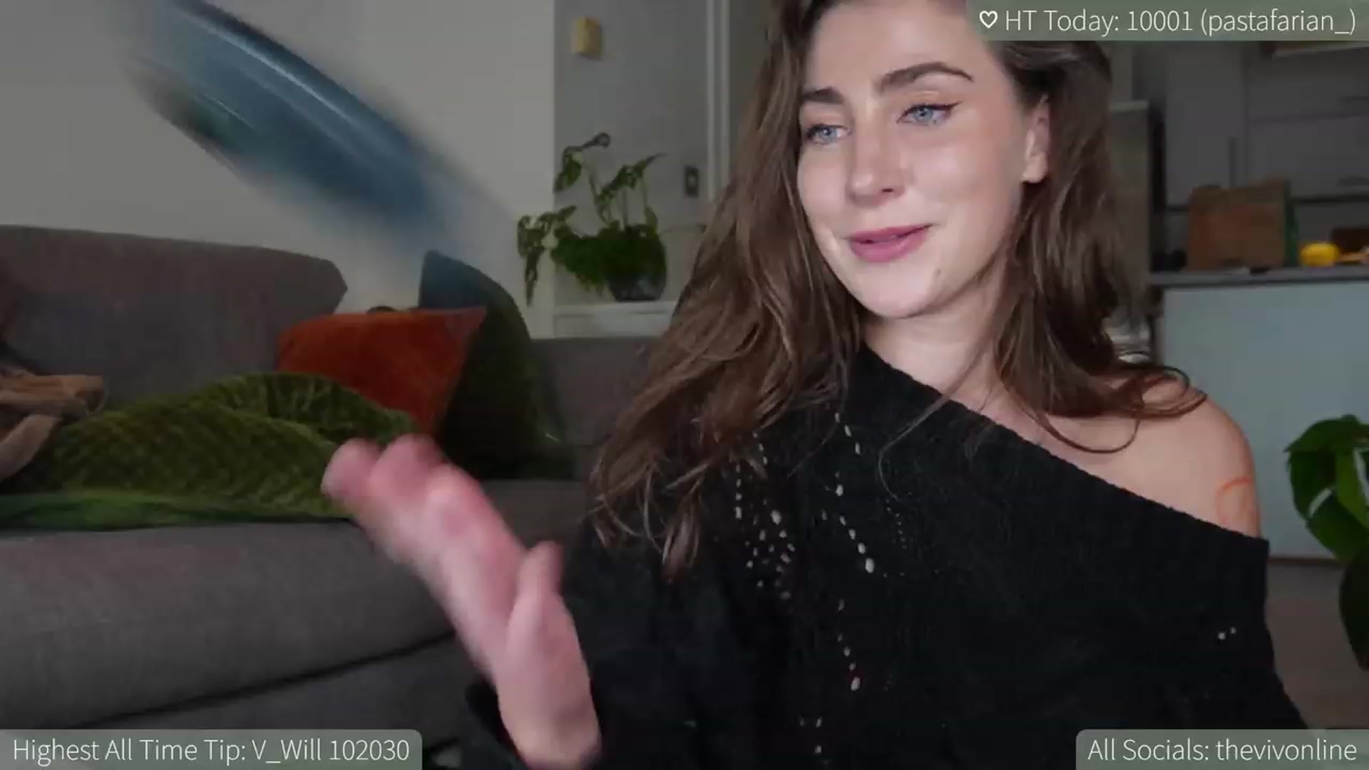 Gallery image thumbnail from HelloViv's myfreecams stream on, 05/09/2023, 23:34 image 17 of 20