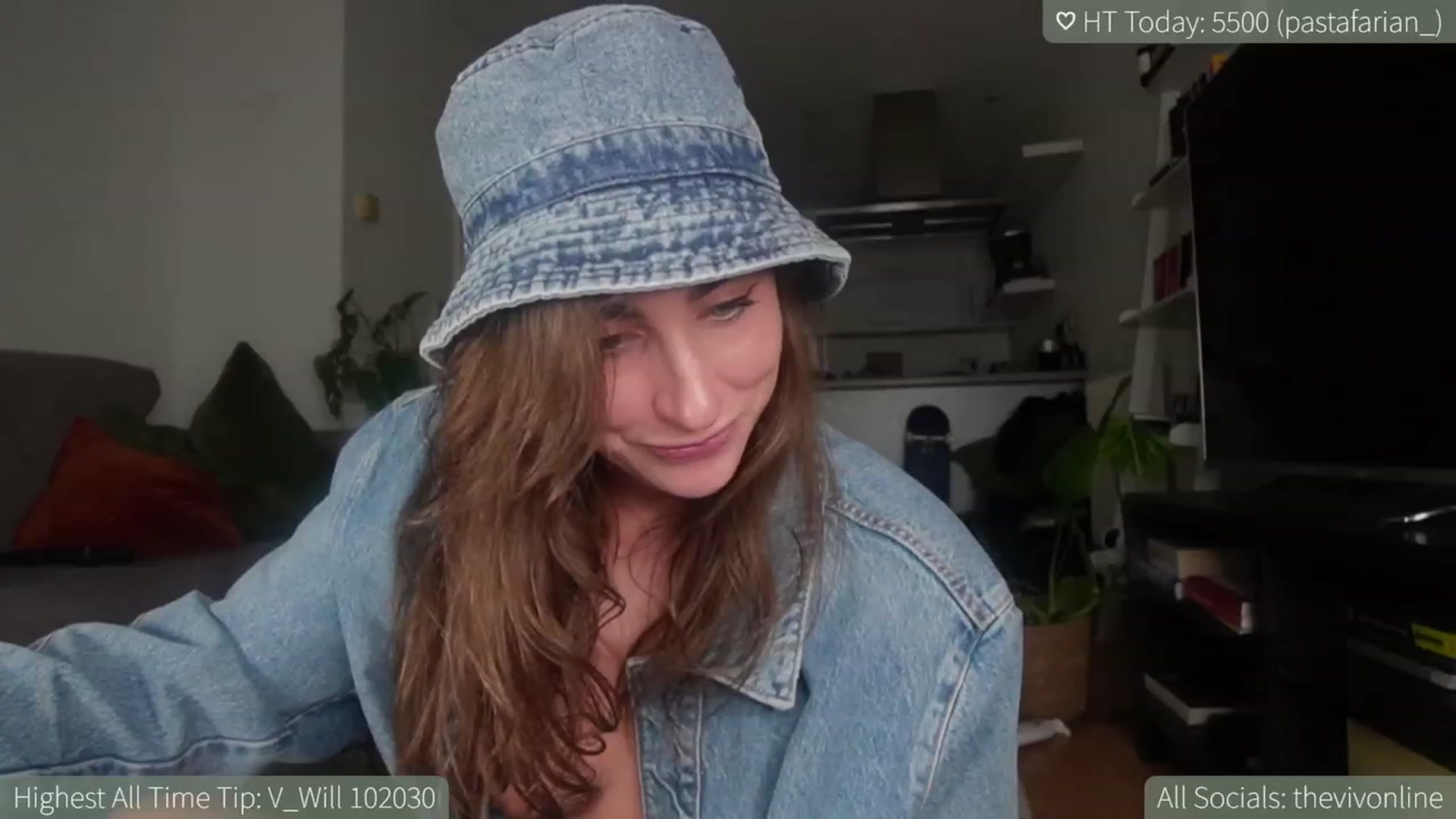 Gallery image thumbnail from HelloViv's myfreecams stream on, 05/15/2023, 20:22 image 9 of 20