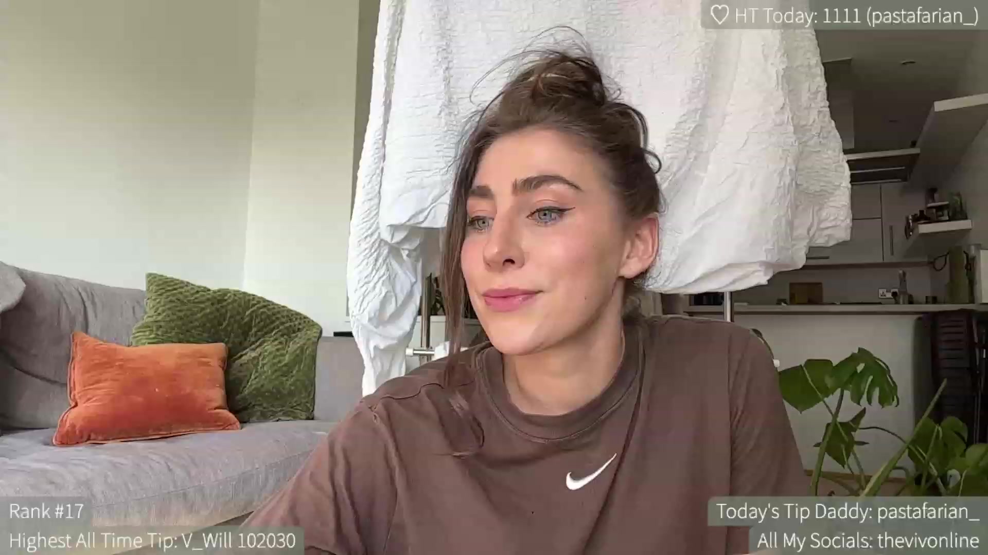 Gallery image thumbnail from HelloViv's myfreecams stream on, 06/07/2023, 16:07 image 13 of 20