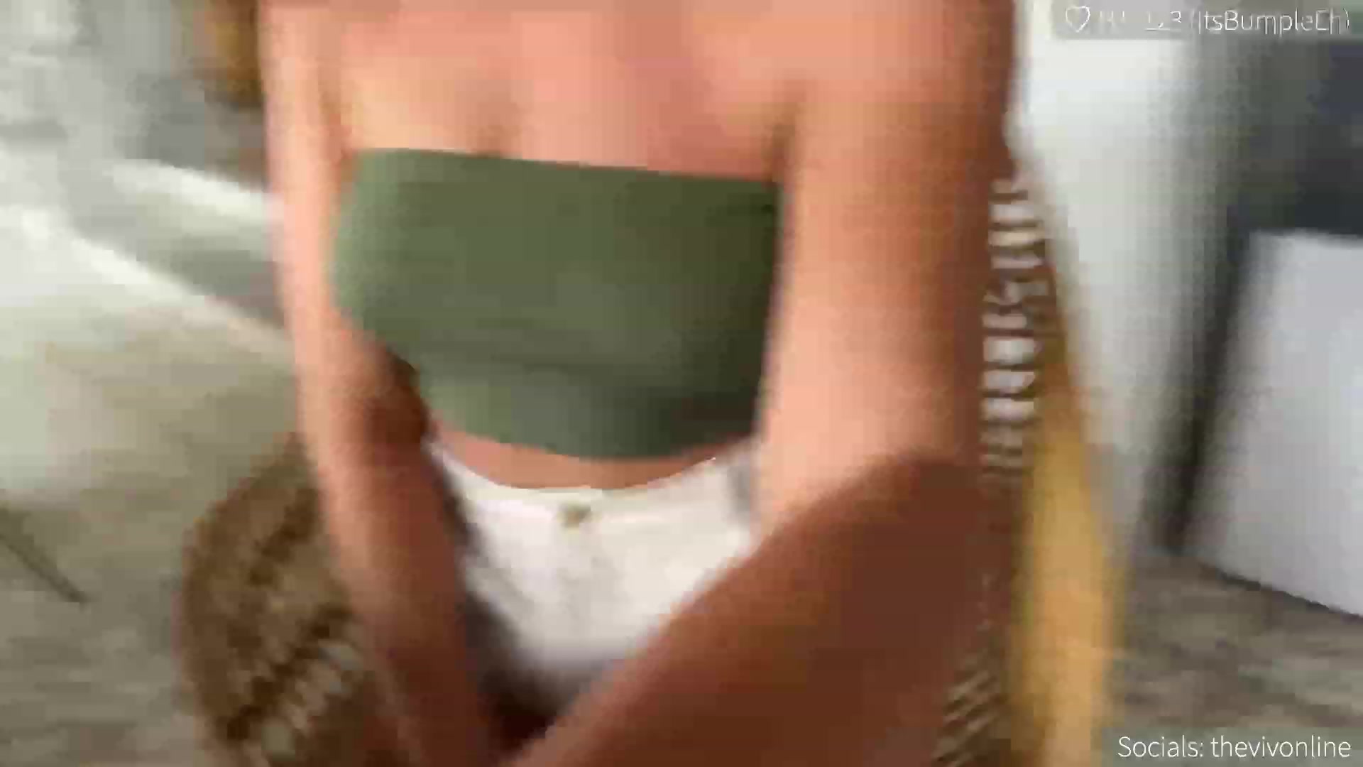 Gallery image thumbnail from HelloViv's myfreecams stream on, 11/03/2023, 24:57 image 10 of 20