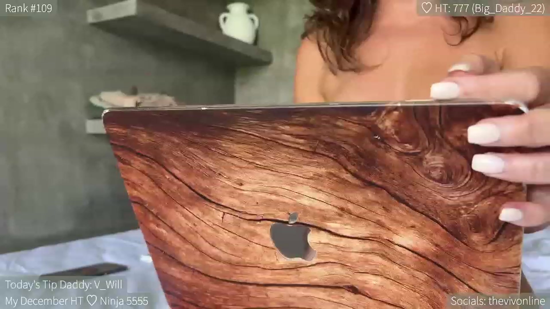 Gallery image thumbnail from HelloViv's myfreecams stream on, 12/26/2023, 04:30 image 10 of 20