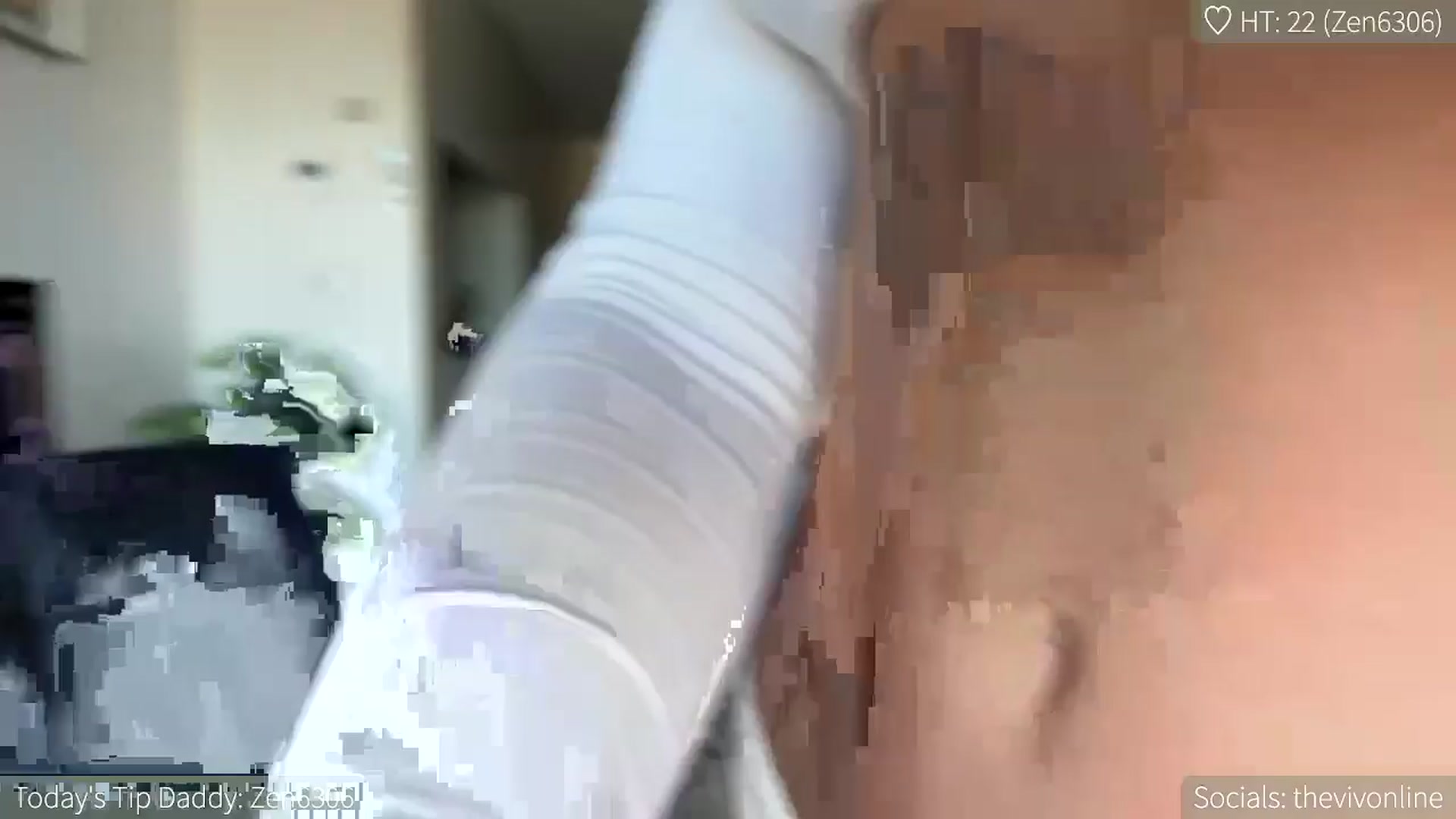 Gallery image thumbnail from HelloViv's myfreecams stream on, 04/03/2024, 23:33 image 1 of 20