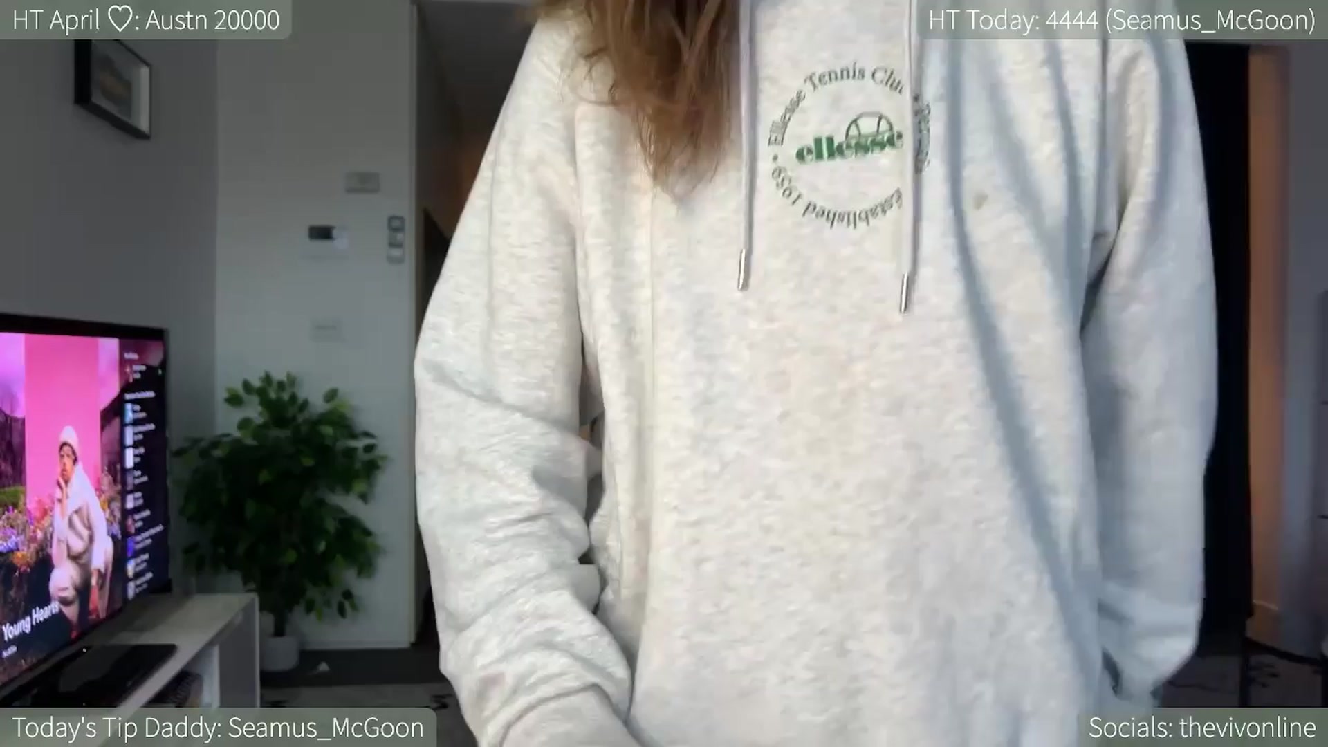 Gallery image thumbnail from HelloViv's myfreecams stream on, 04/12/2024, 08:01 image 13 of 20
