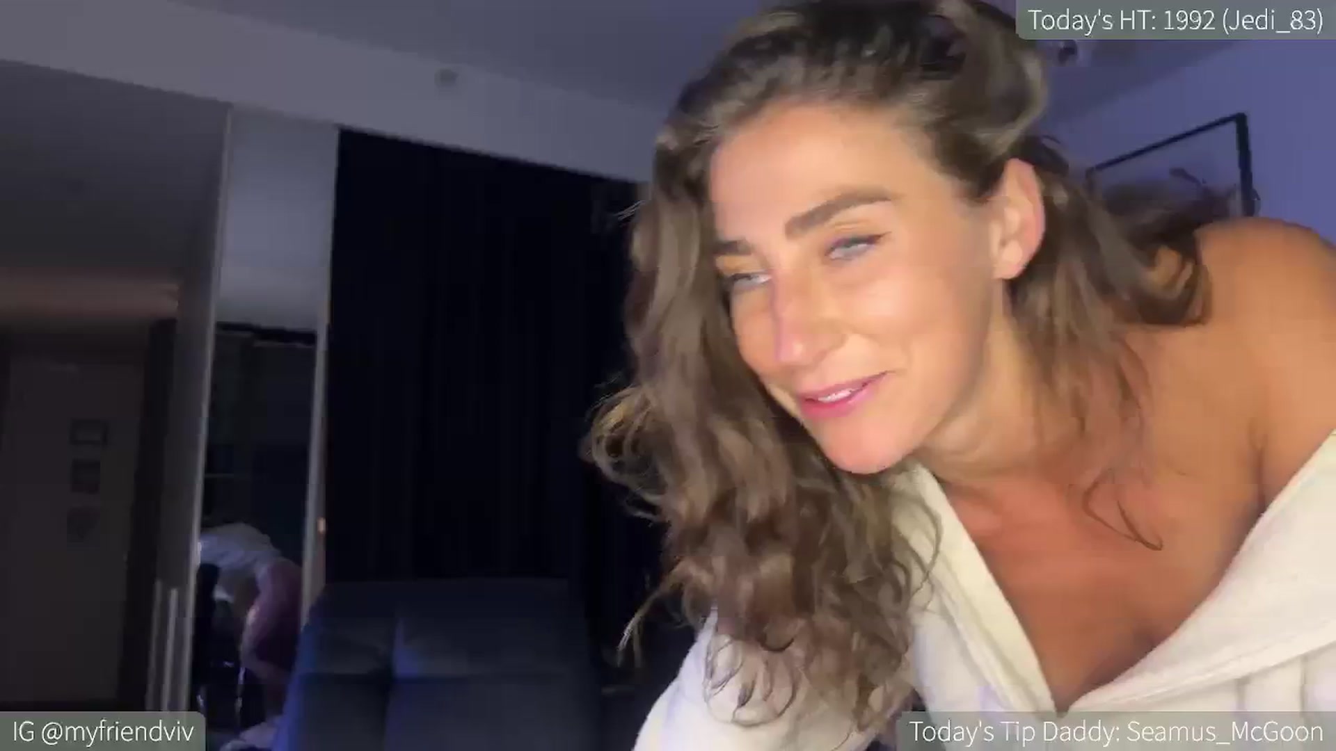 Gallery image thumbnail from HelloViv's myfreecams stream on, 06/19/2024, 09:27 image 17 of 20