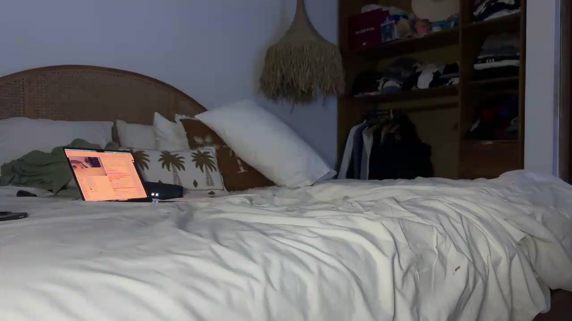 Gallery image thumbnail from HelloViv's myfreecams stream on, 06/29/2026, 12:04 image 13 of 20