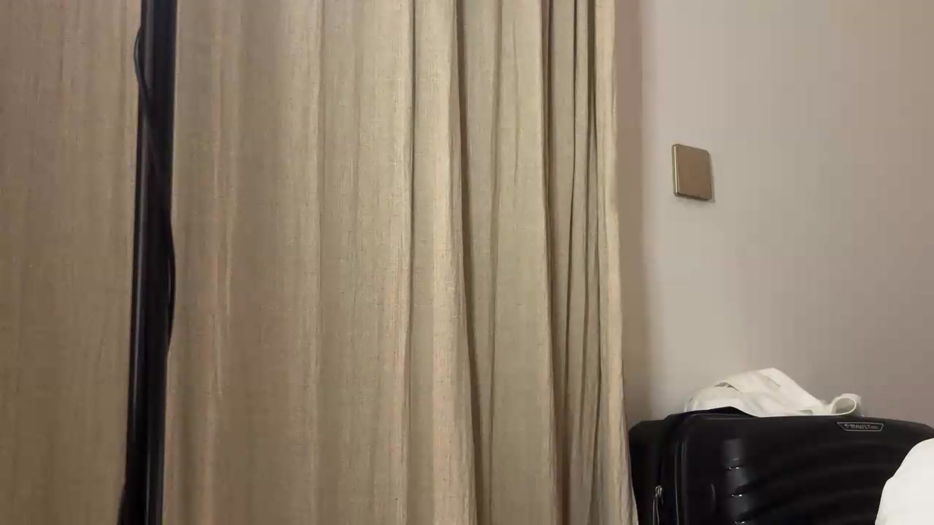 Gallery image thumbnail from HelloViv's myfreecams stream on, 07/16/2026, 19:11 image 16 of 20