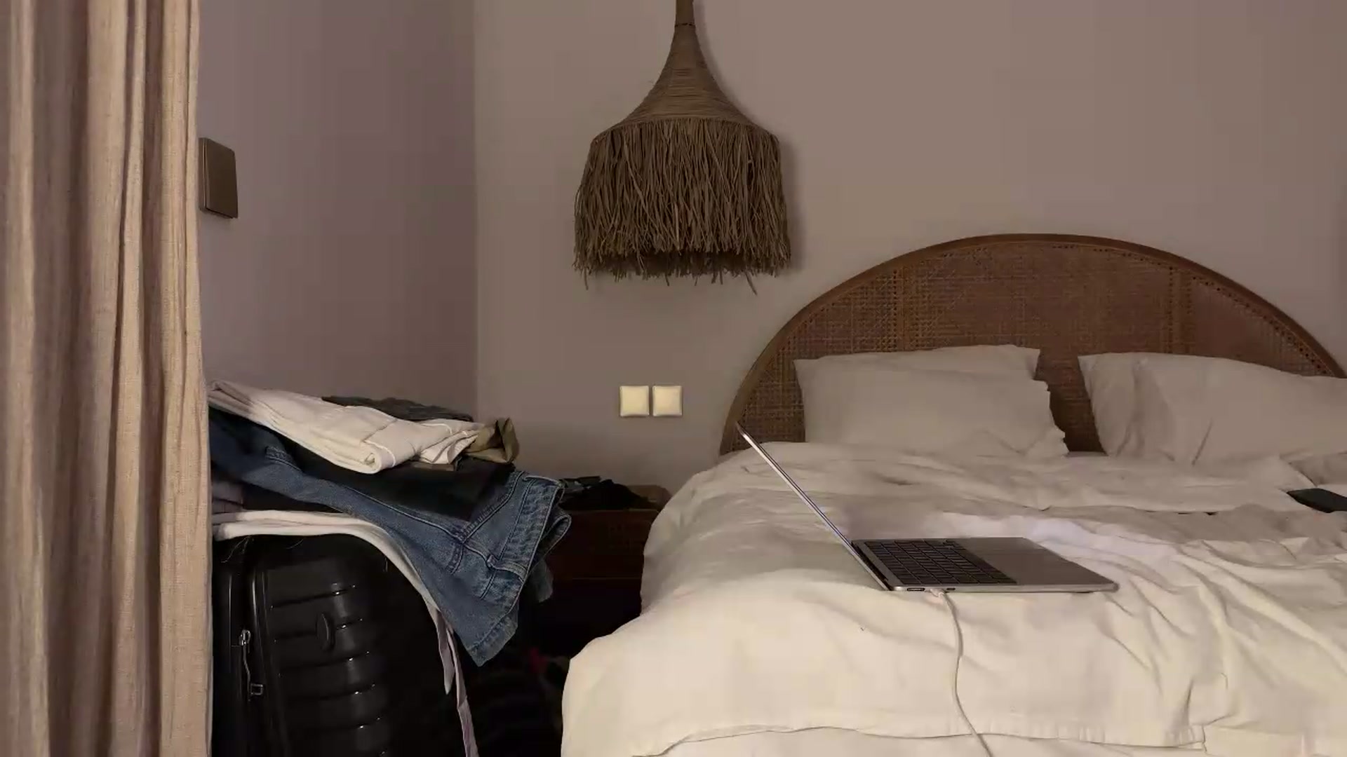 Gallery image thumbnail from HelloViv's myfreecams stream on, 07/17/2026, 16:38 image 2 of 20