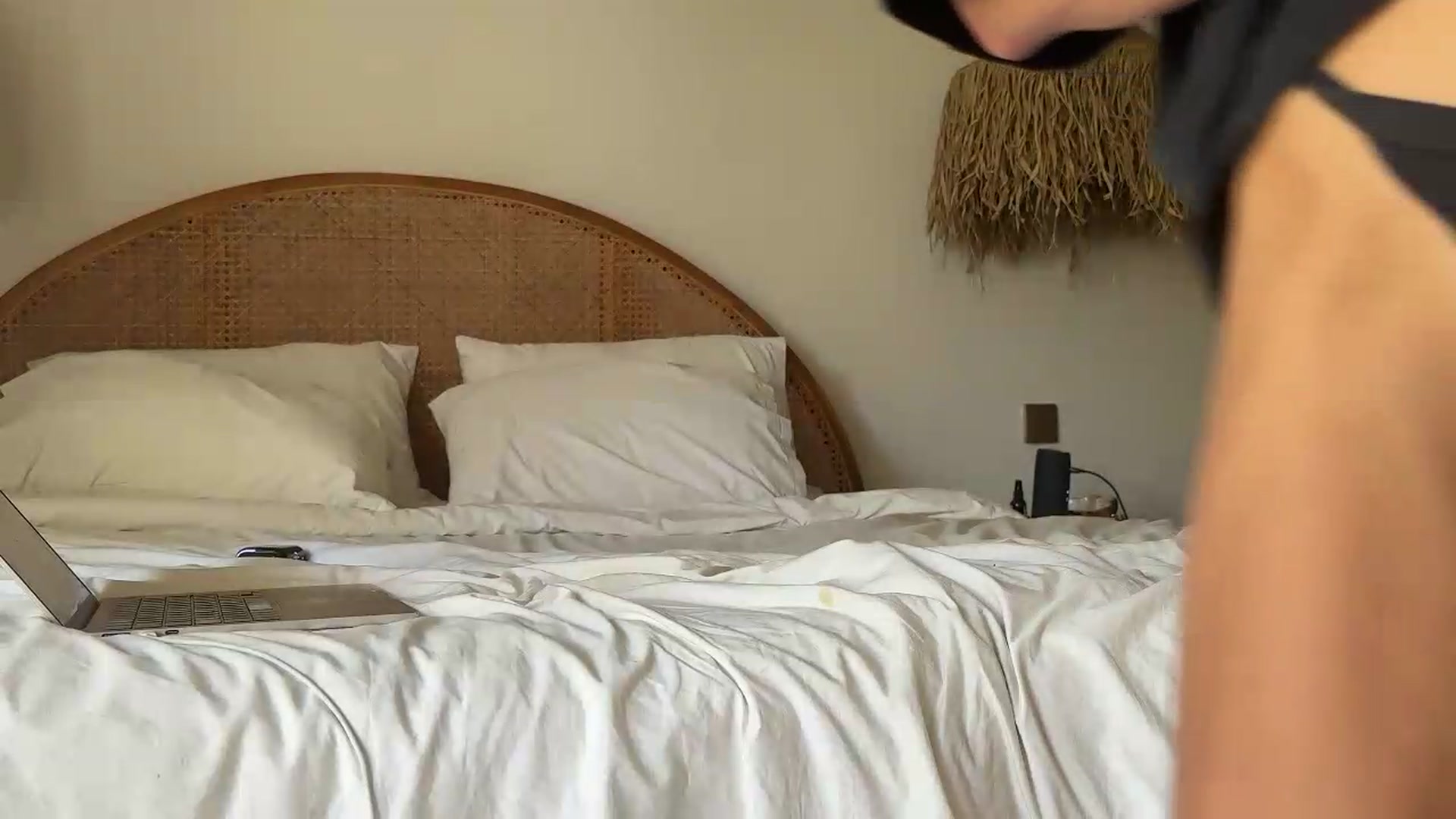 Gallery image thumbnail from HelloViv's myfreecams stream on, 07/18/2026, 06:33 image 16 of 20