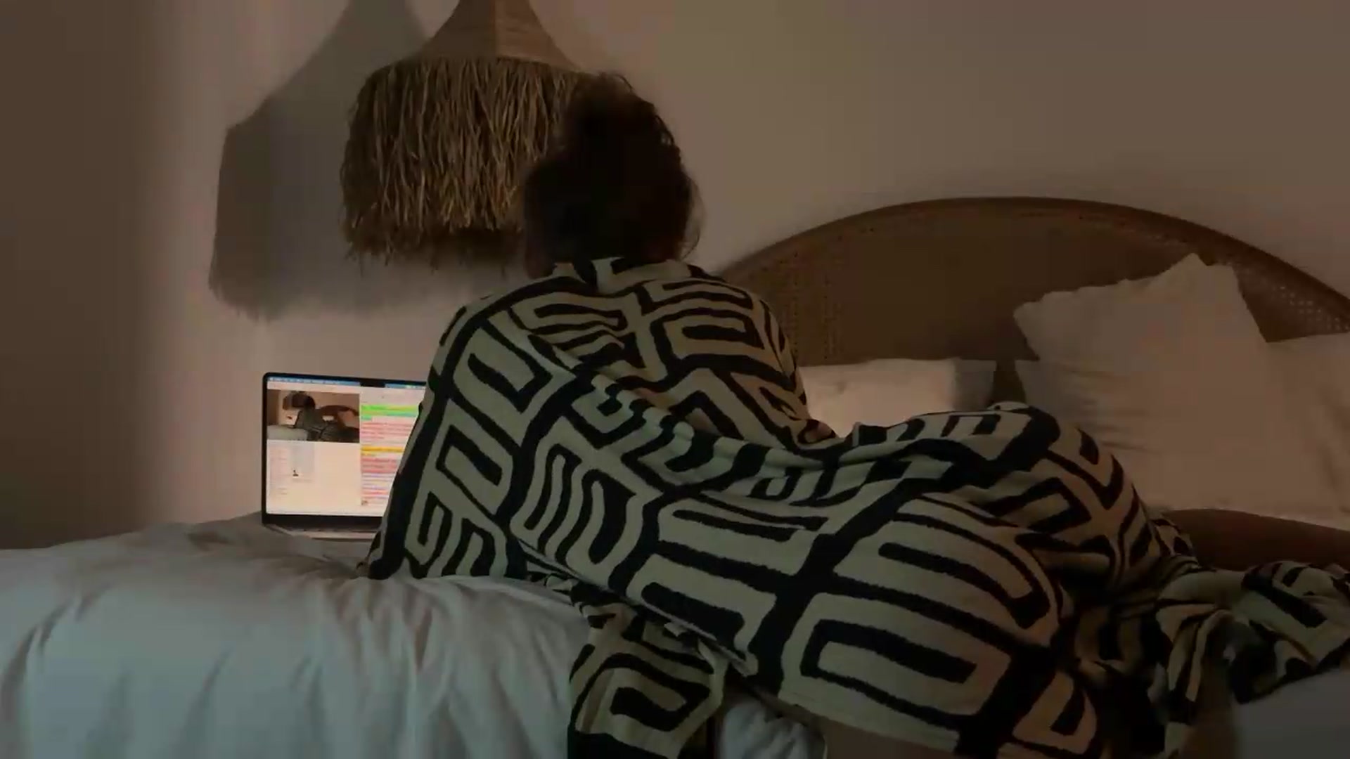 Gallery image thumbnail from HelloViv's myfreecams stream on, 07/18/2026, 14:31 image 10 of 20