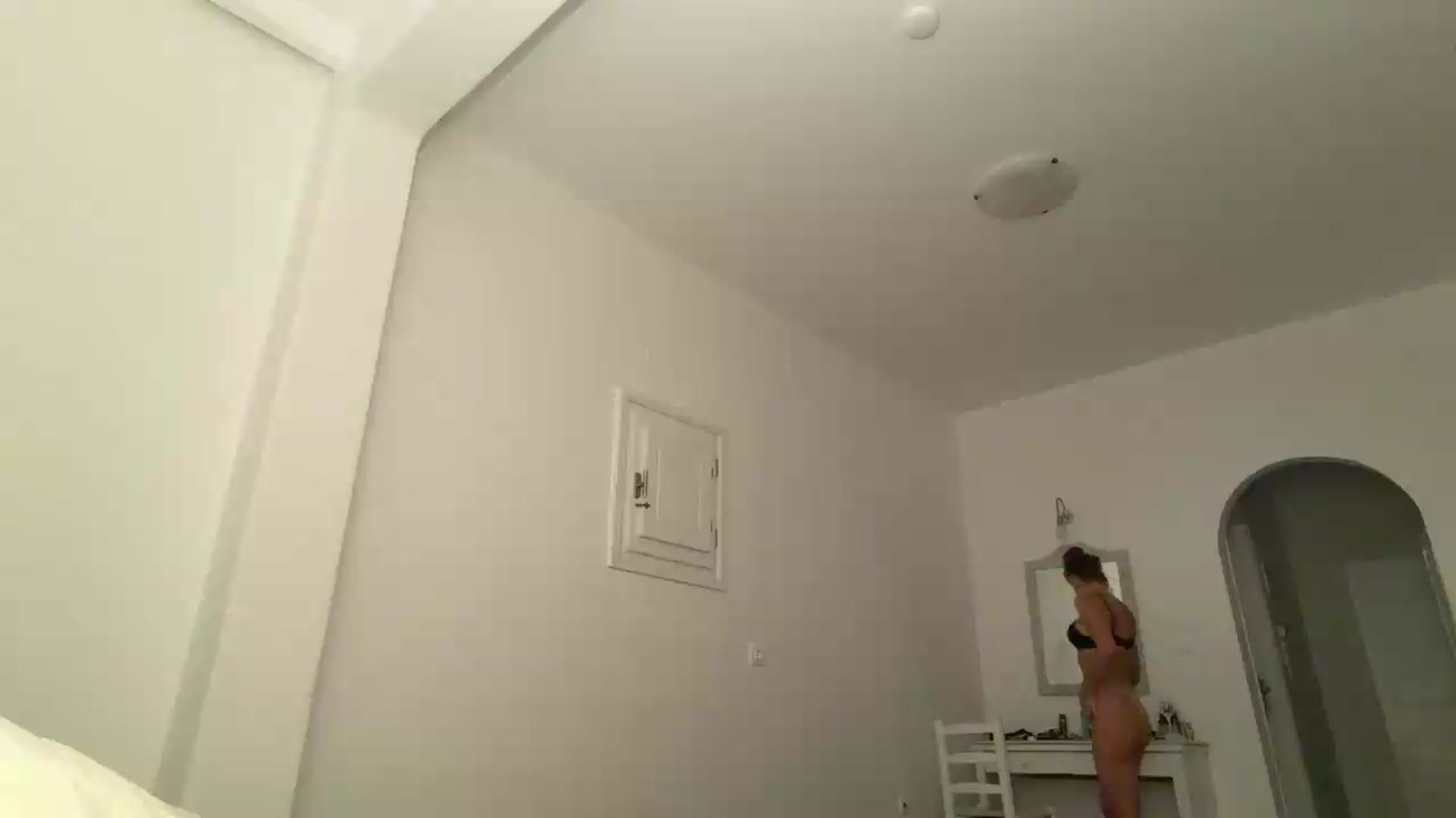 Gallery image thumbnail from HelloViv's myfreecams stream on, 07/26/2026, 21:03 image 18 of 20