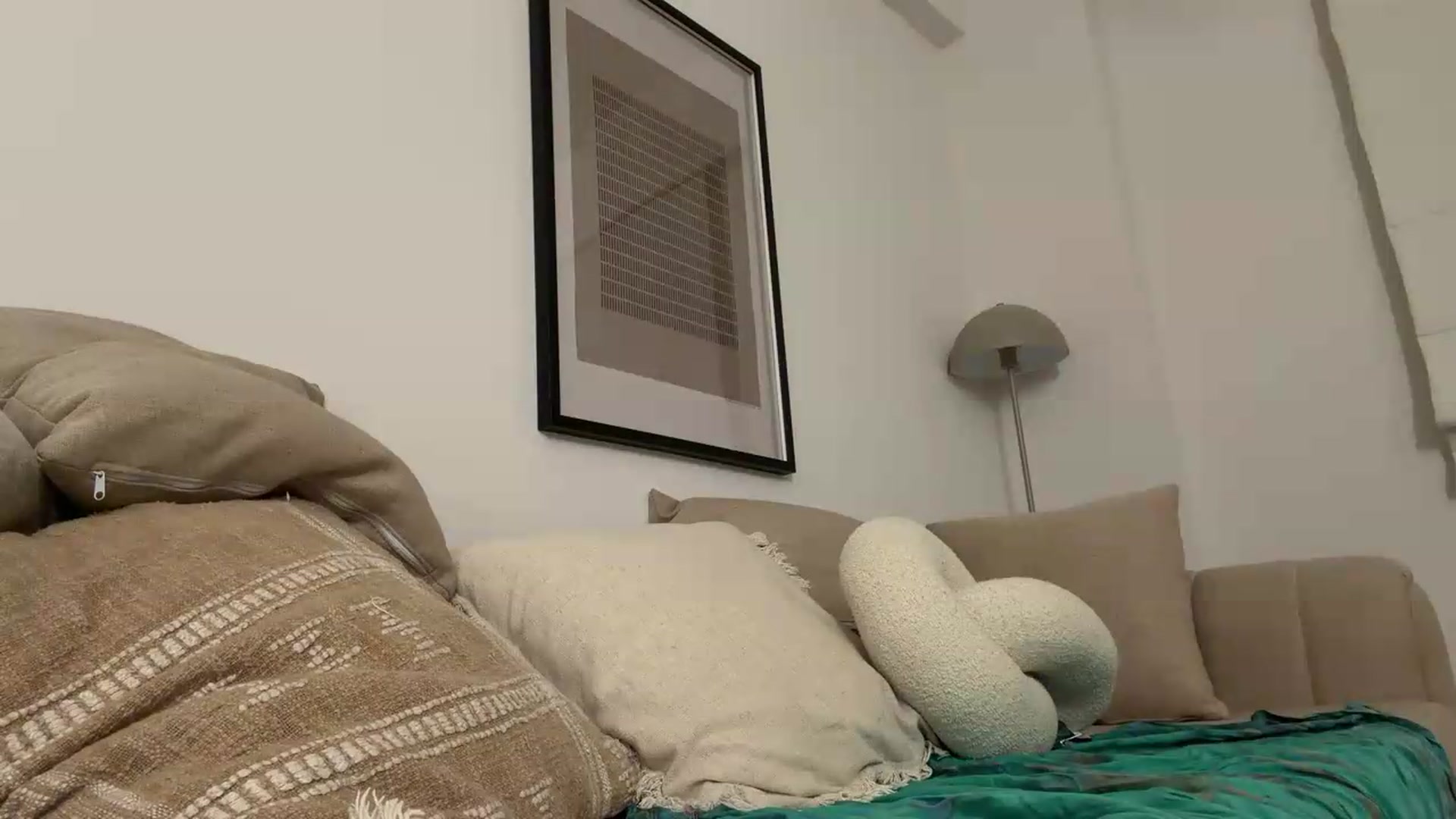 Gallery image thumbnail from HelloViv's myfreecams stream on, 07/28/2026, 20:51 image 9 of 20