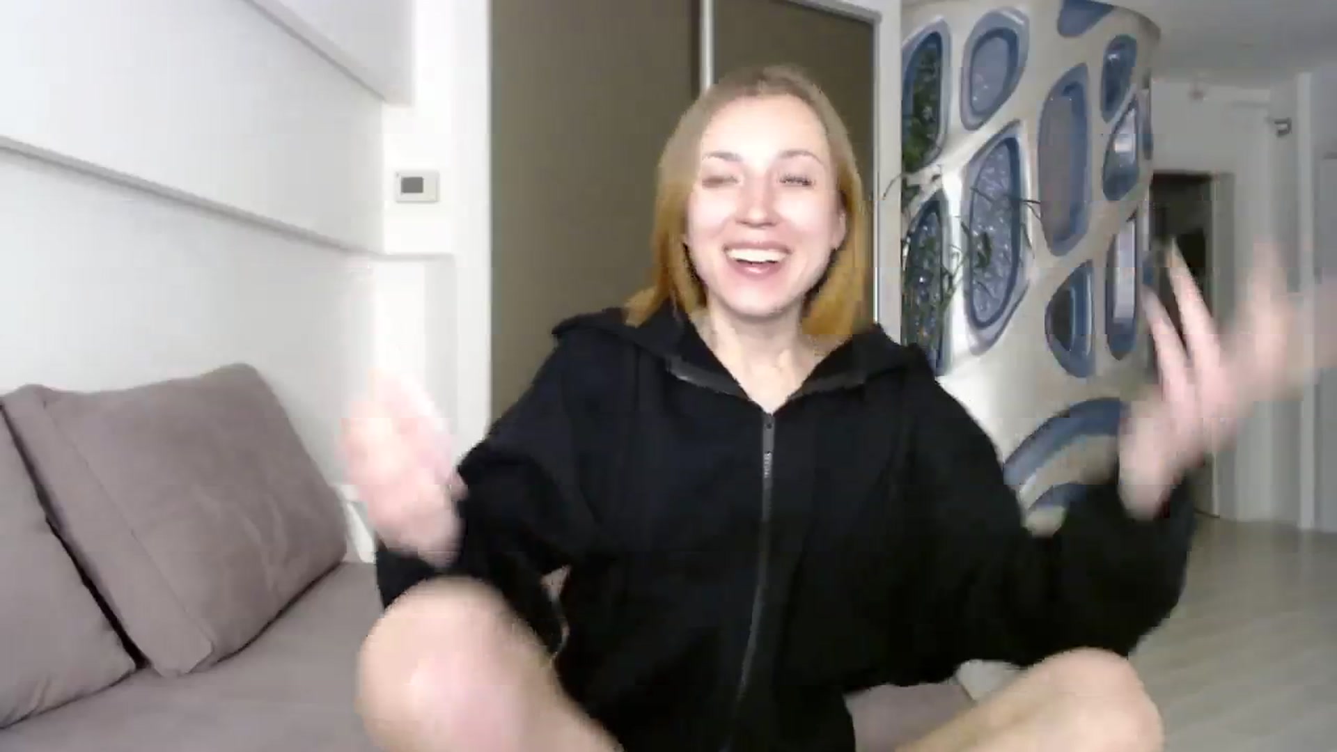 Gallery image thumbnail from Hello_Kate's myfreecams stream on, 03/18/2024, 19:31 image 10 of 20