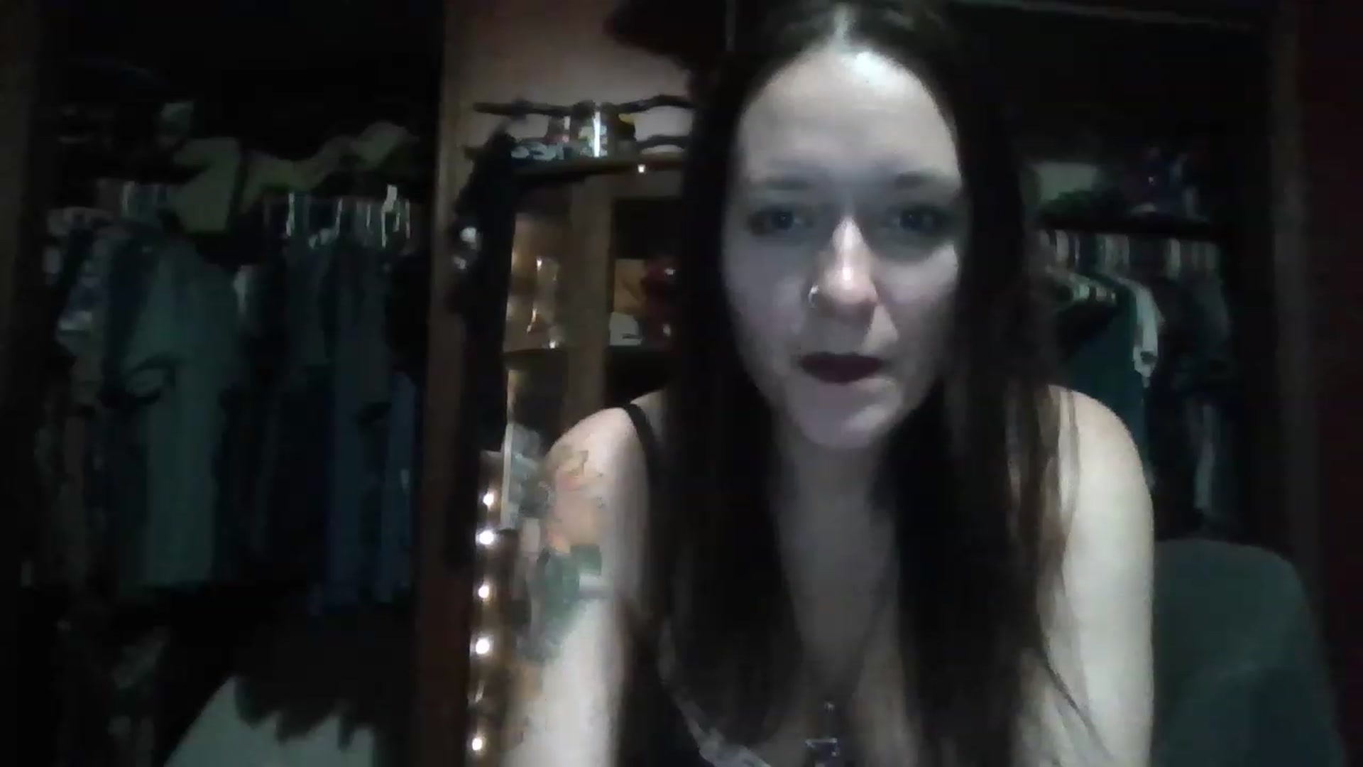 Gallery image thumbnail from HellzVixxxen's myfreecams stream on, 11/17/2022, 03:15 image 19 of 20