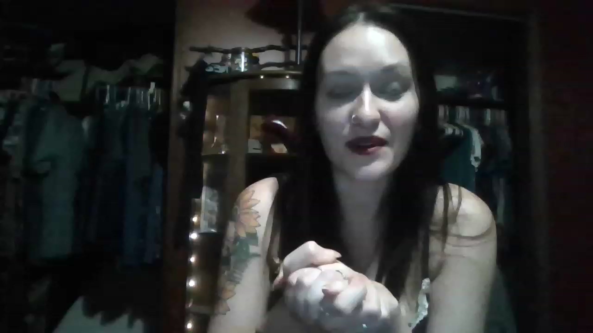 Gallery image thumbnail from HellzVixxxen's myfreecams stream on, 11/17/2022, 03:15 image 6 of 20