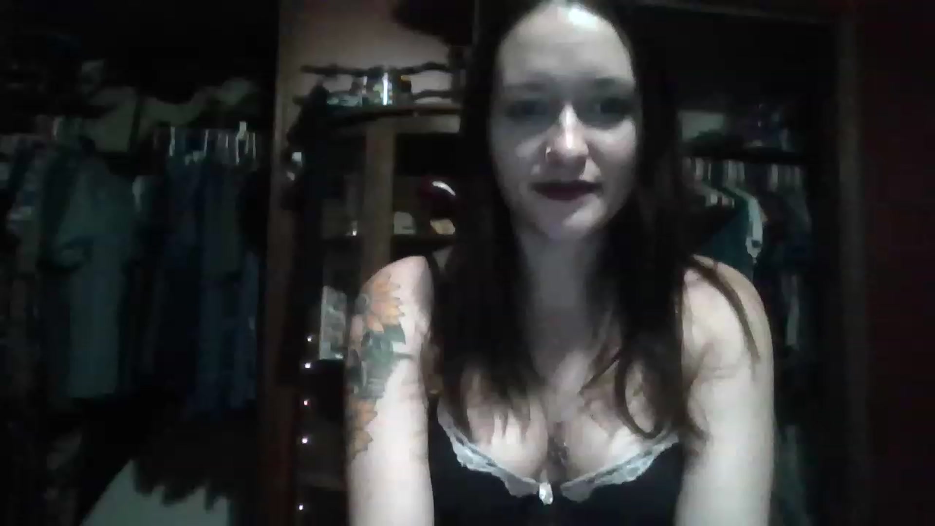 Gallery image thumbnail from HellzVixxxen's myfreecams stream on, 11/17/2022, 03:15 image 5 of 20