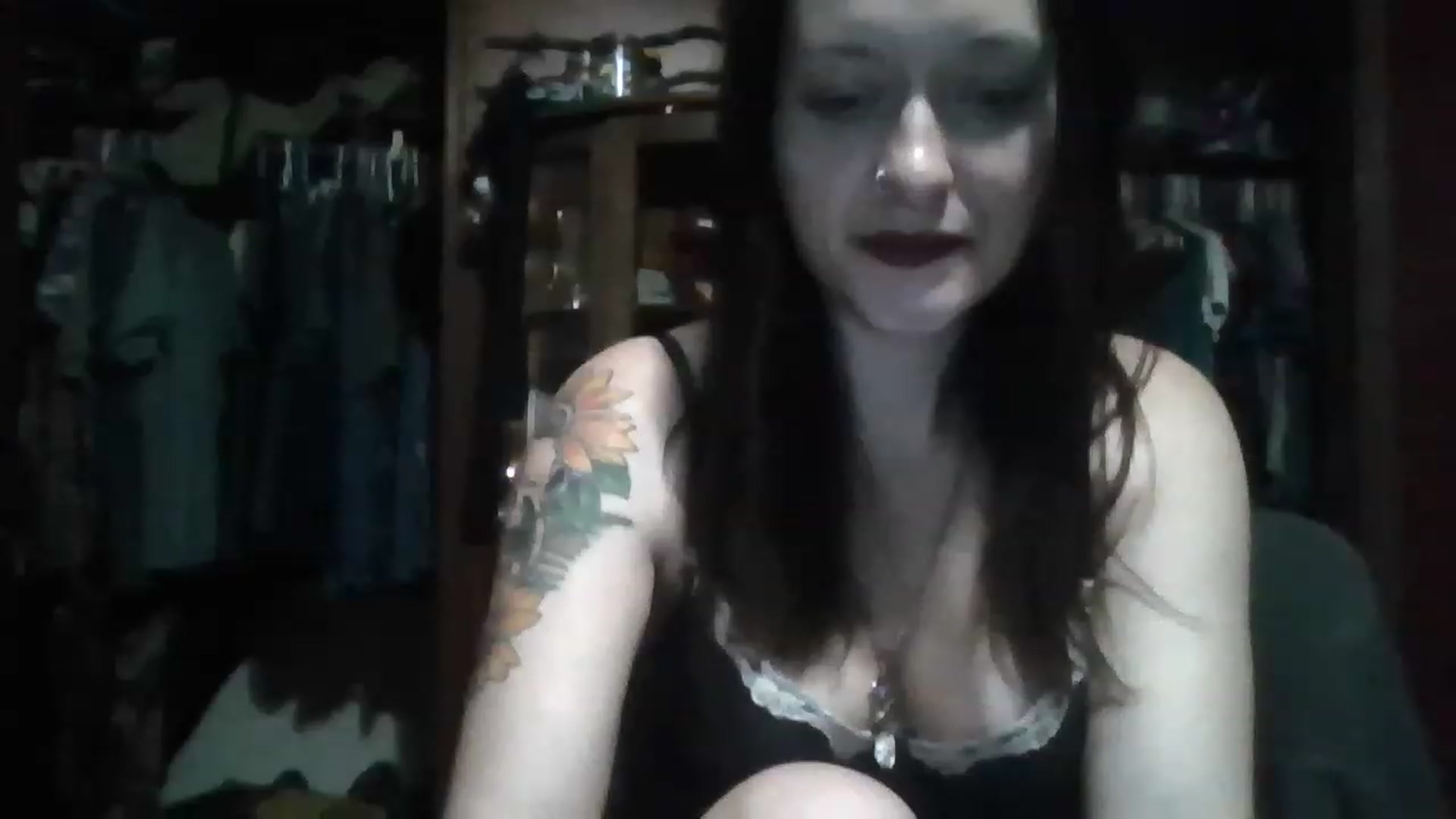 Gallery image thumbnail from HellzVixxxen's myfreecams stream on, 11/17/2022, 03:15 image 14 of 20