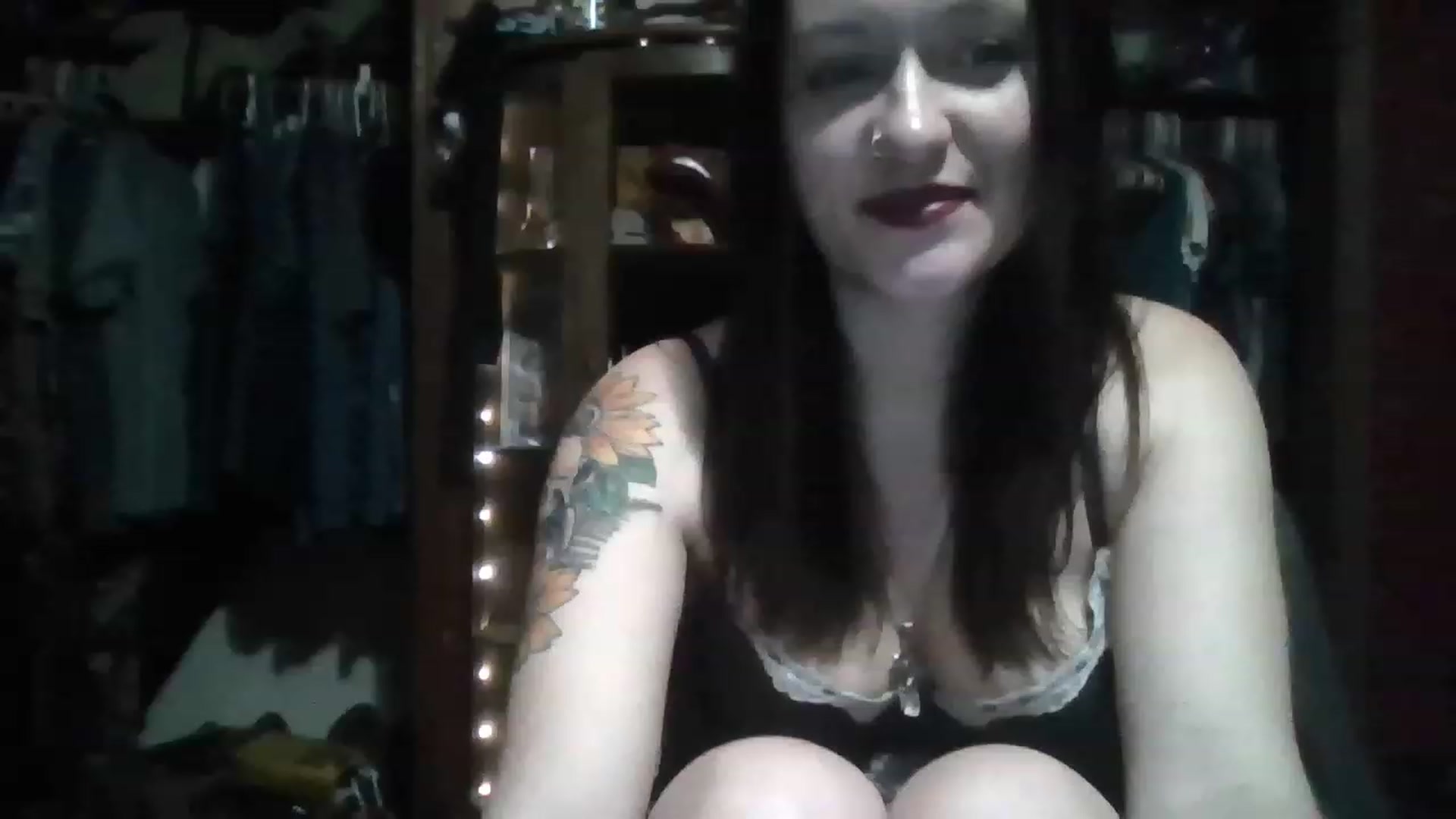 Gallery image thumbnail from HellzVixxxen's myfreecams stream on, 11/17/2022, 03:15 image 11 of 20
