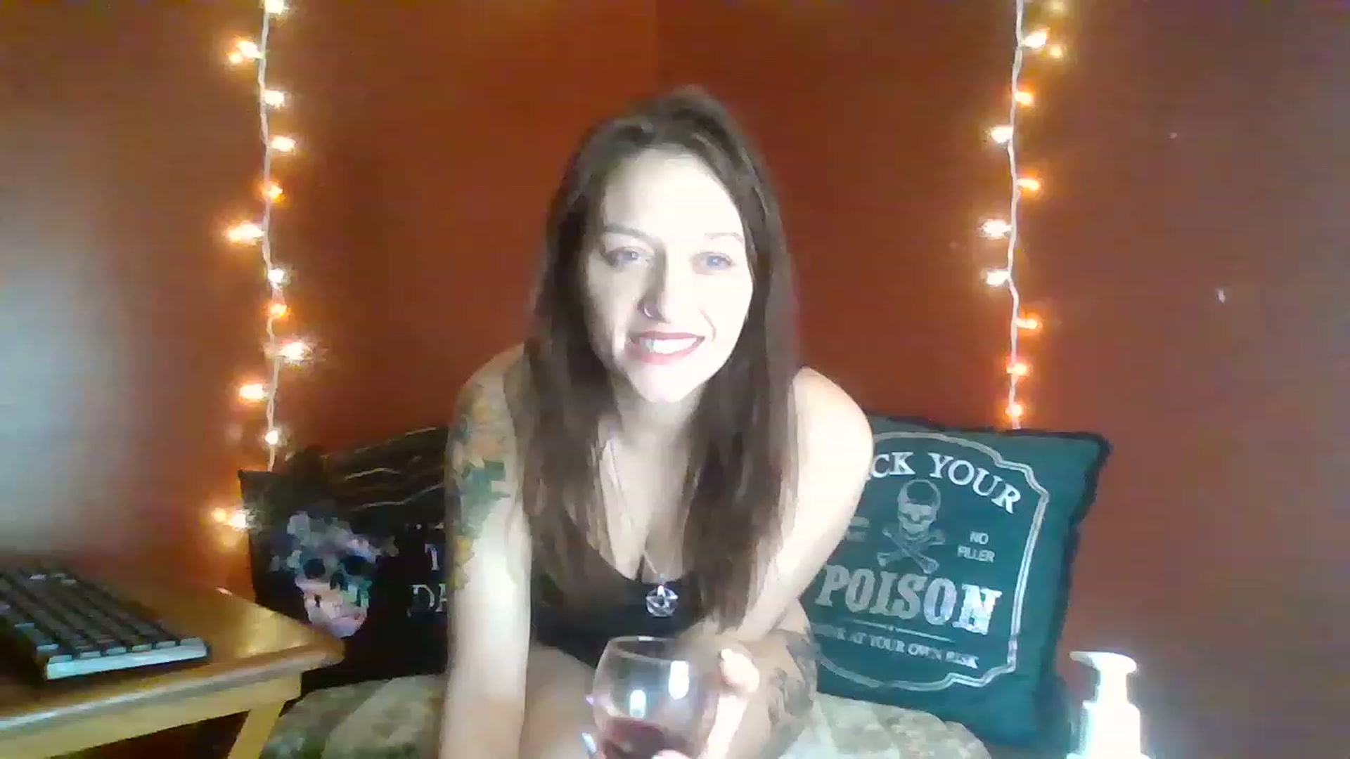 Gallery image thumbnail from HellzVixxxen's myfreecams stream on, 11/25/2022, 05:03 image 4 of 20