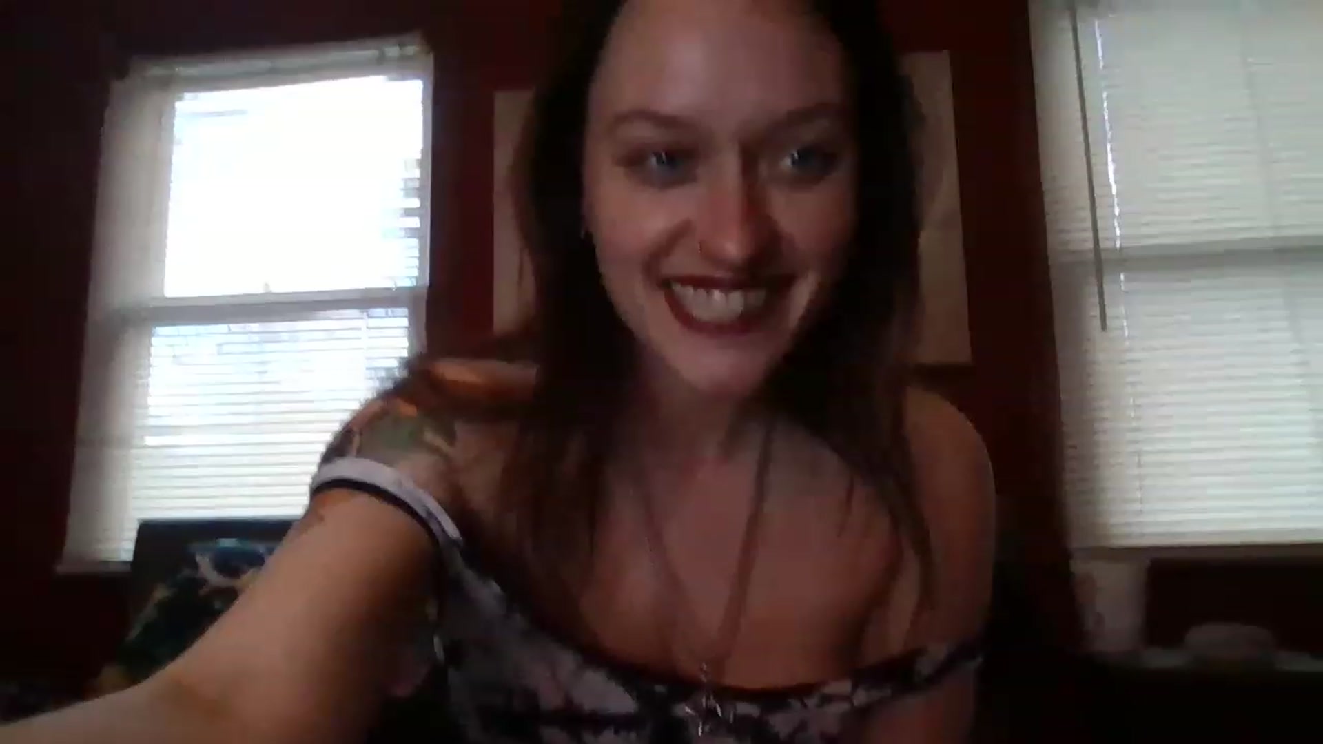 Gallery image thumbnail from HellzVixxxen's myfreecams stream on, 11/30/2022, 22:23 image 5 of 20