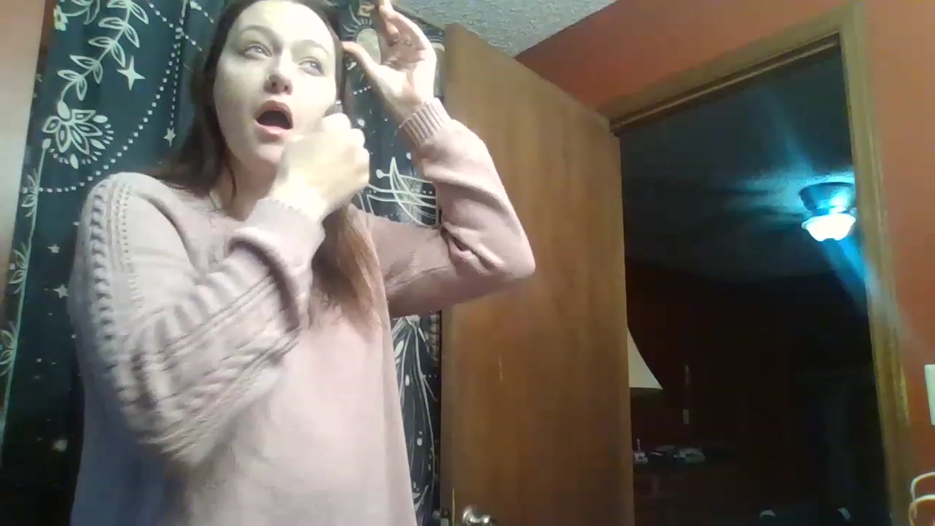 Gallery image thumbnail from HellzVixxxen's myfreecams stream on, 12/12/2022, 13:31 image 10 of 20