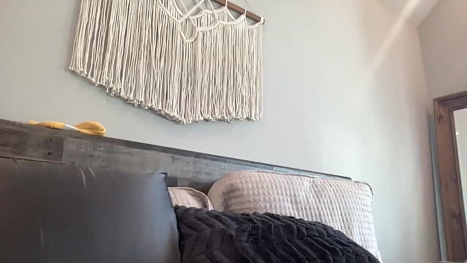 Gallery image thumbnail from Helpfulbabexo's myfreecams stream on, 03/18/2024, 15:06 image 9 of 20