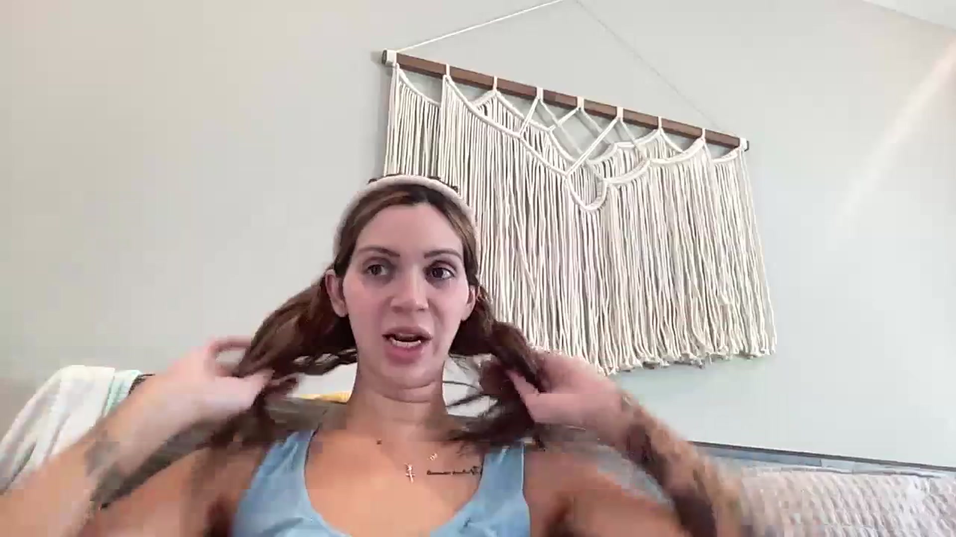 Gallery image thumbnail from Helpfulbabexo's myfreecams stream on, 03/18/2024, 15:06 image 13 of 20