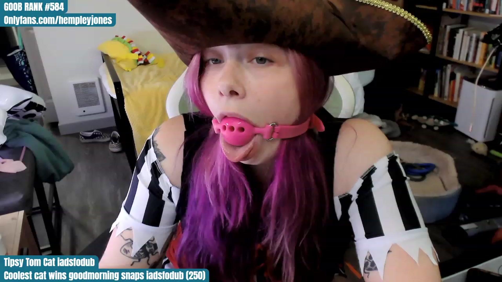 Gallery image thumbnail from Hempley's myfreecams stream on, 10/29/2023, 24:02 image 1 of 20