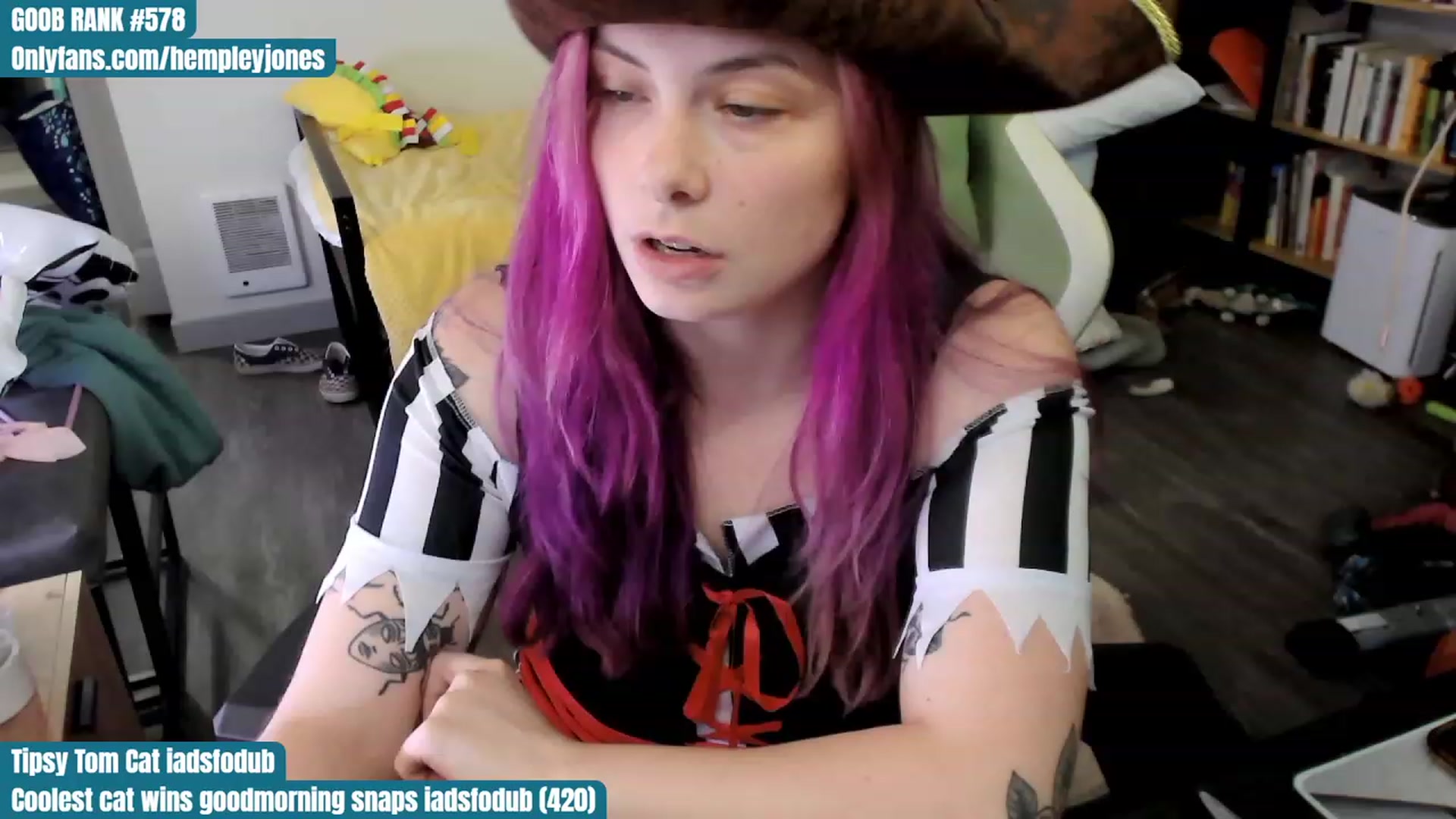 Gallery image thumbnail from Hempley's myfreecams stream on, 10/29/2023, 24:02 image 13 of 20