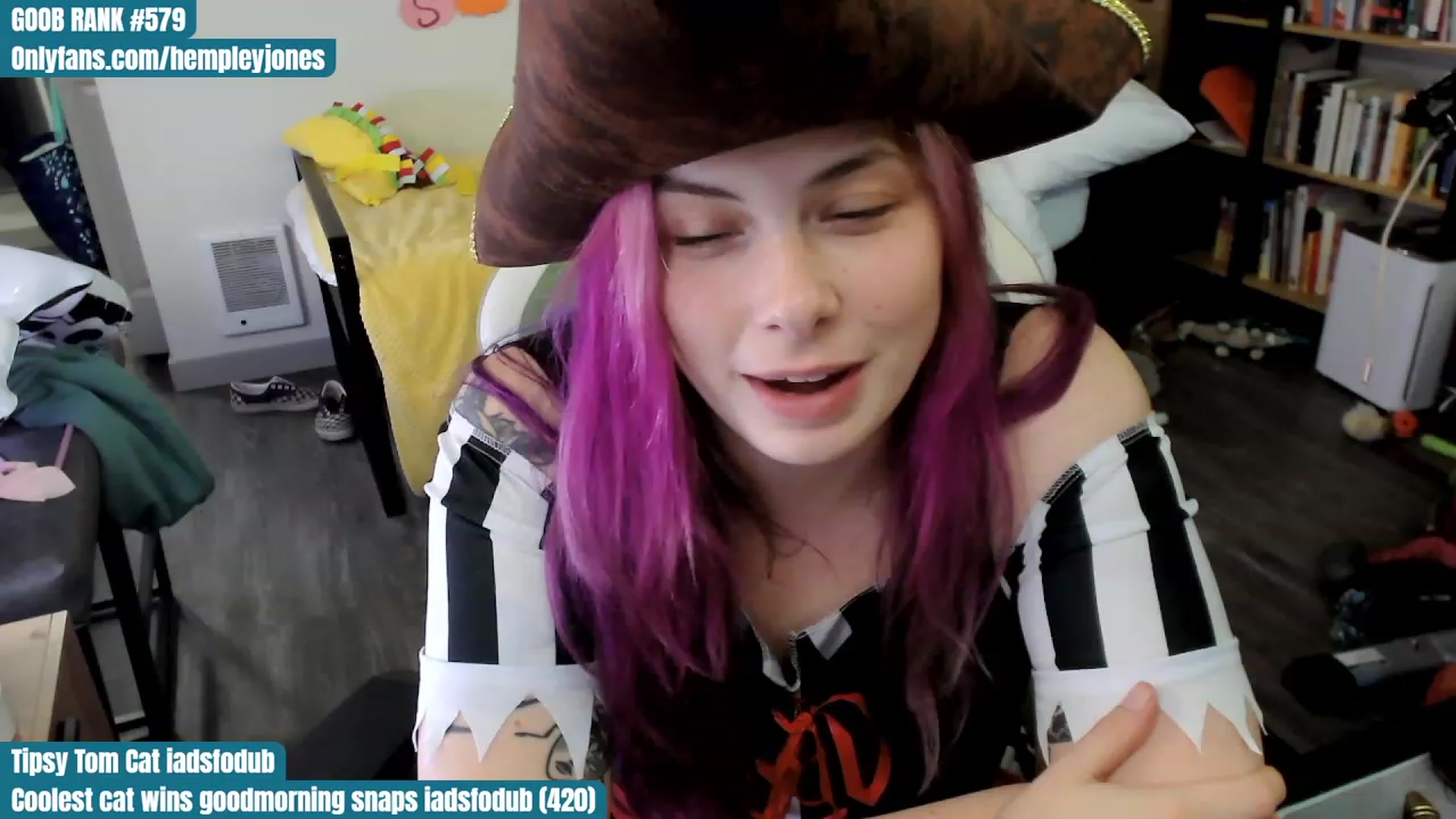 Gallery image thumbnail from Hempley's myfreecams stream on, 10/29/2023, 24:02 image 7 of 20