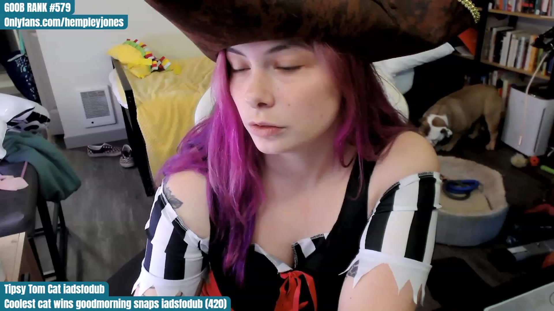 Gallery image thumbnail from Hempley's myfreecams stream on, 10/29/2023, 24:02 image 4 of 20