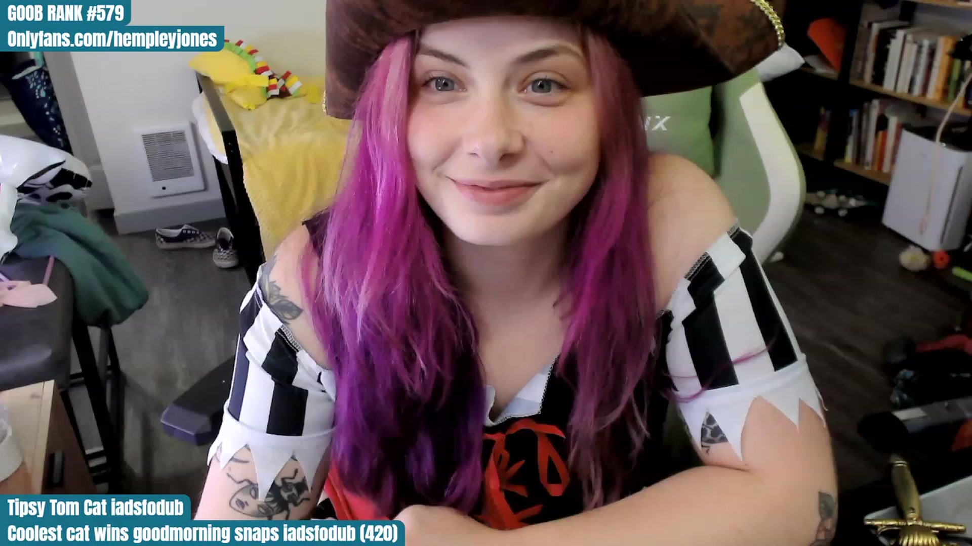 Gallery image thumbnail from Hempley's myfreecams stream on, 10/29/2023, 24:02 image 17 of 20