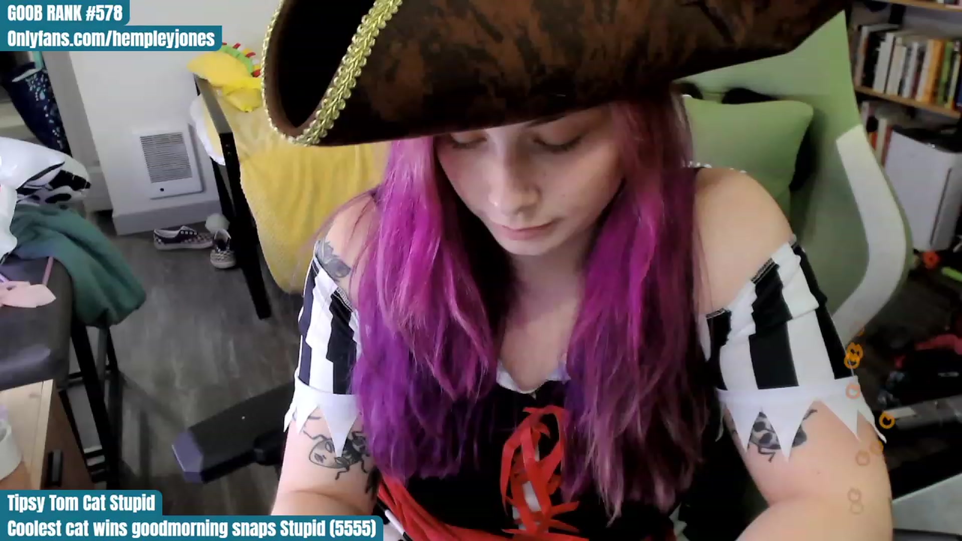 Gallery image thumbnail from Hempley's myfreecams stream on, 10/29/2023, 02:35 image 3 of 20