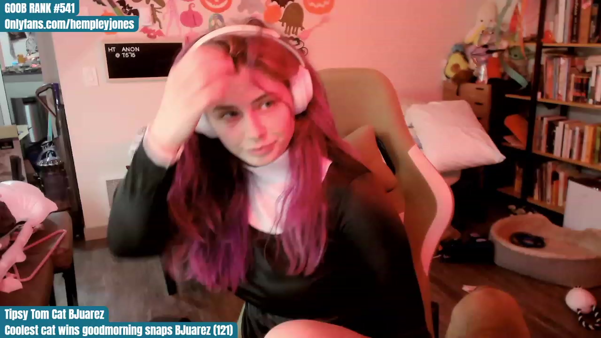 Gallery image thumbnail from Hempley's myfreecams stream on, 10/29/2023, 23:08 image 14 of 20