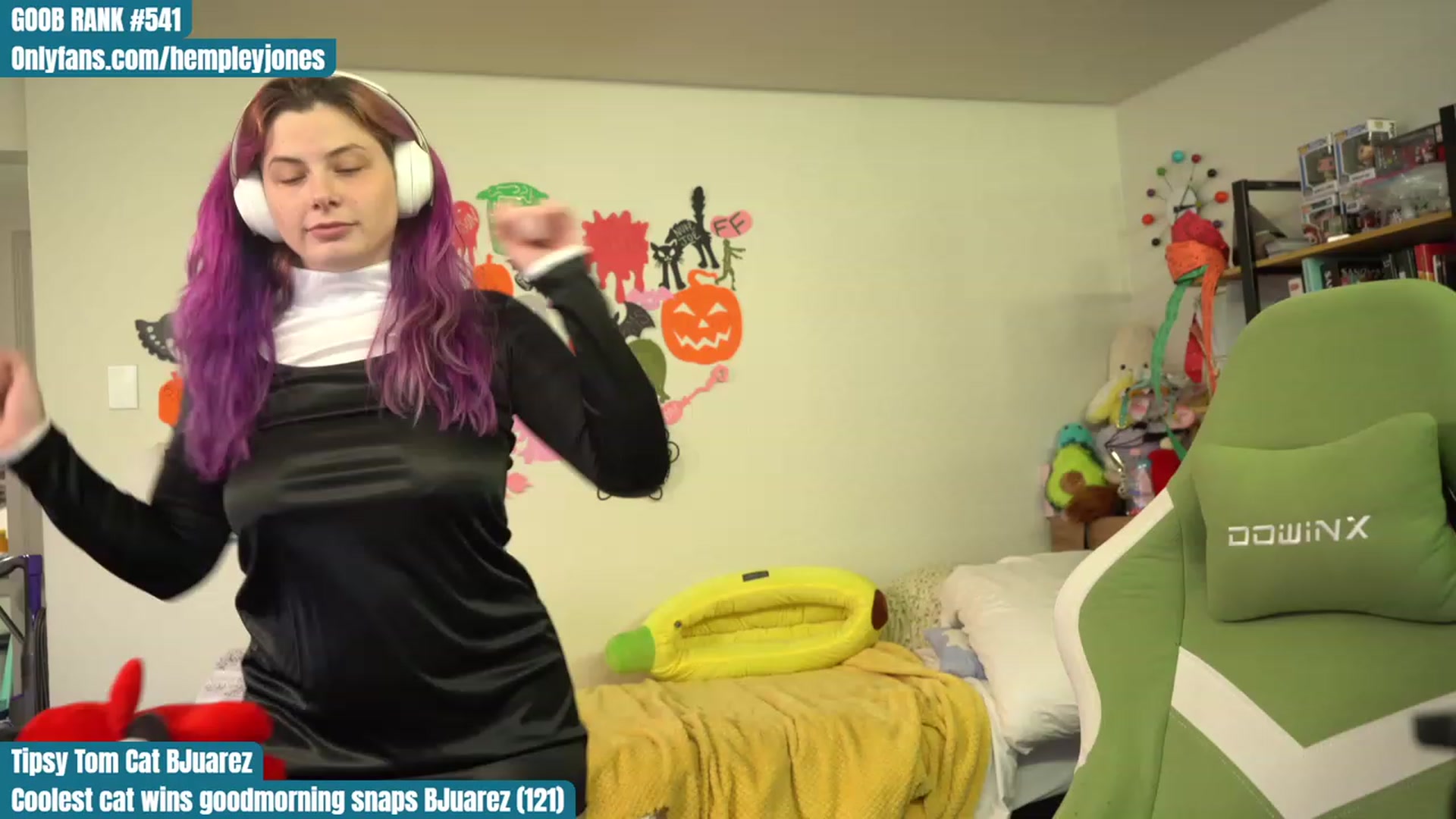 Gallery image thumbnail from Hempley's myfreecams stream on, 10/29/2023, 23:08 image 13 of 20