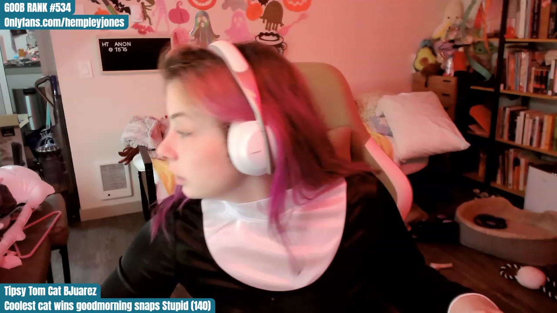 Gallery image thumbnail from Hempley's myfreecams stream on, 10/29/2023, 23:26 image 2 of 20