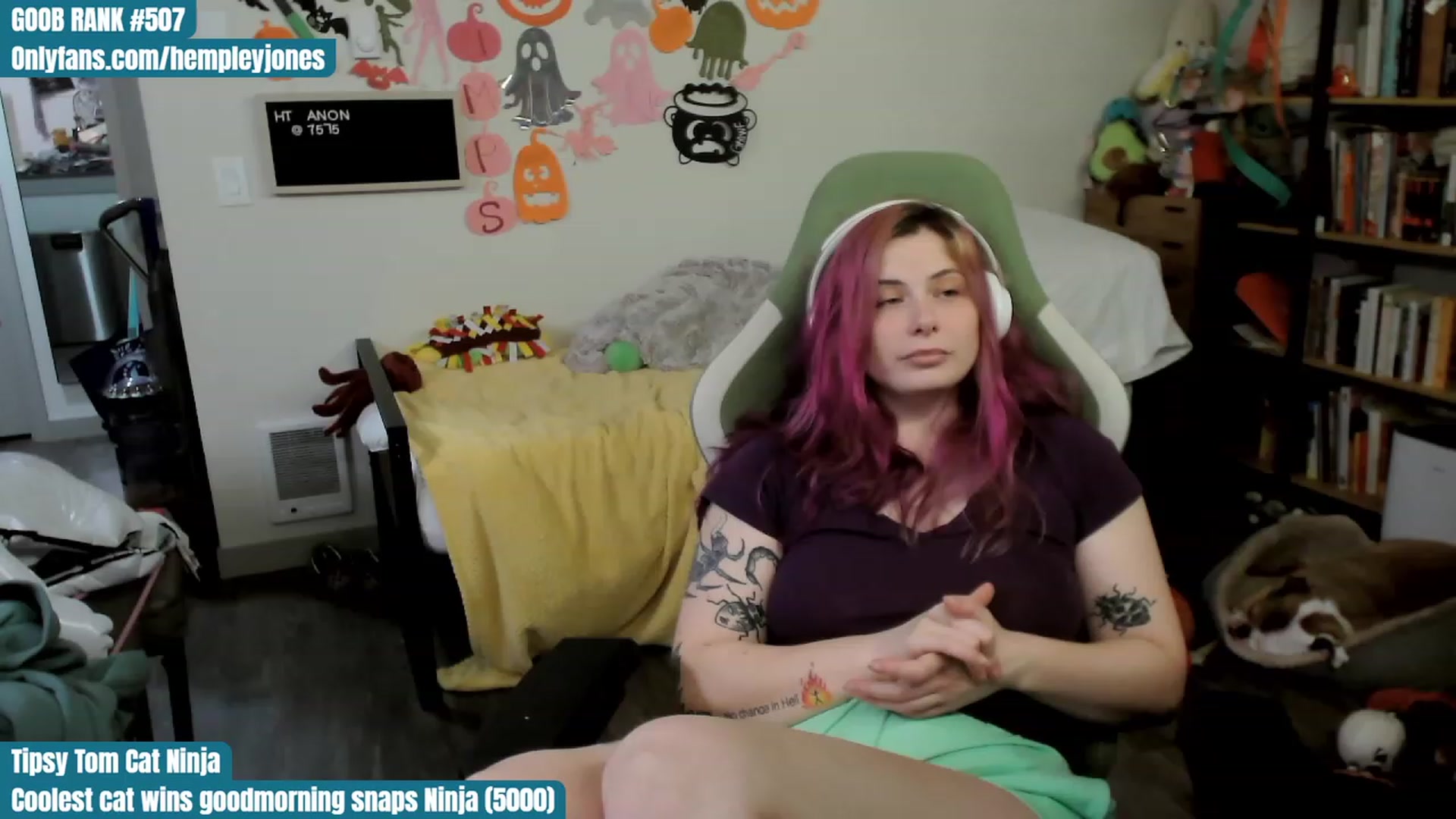 Gallery image thumbnail from Hempley's myfreecams stream on, 10/31/2023, 03:02 image 1 of 20